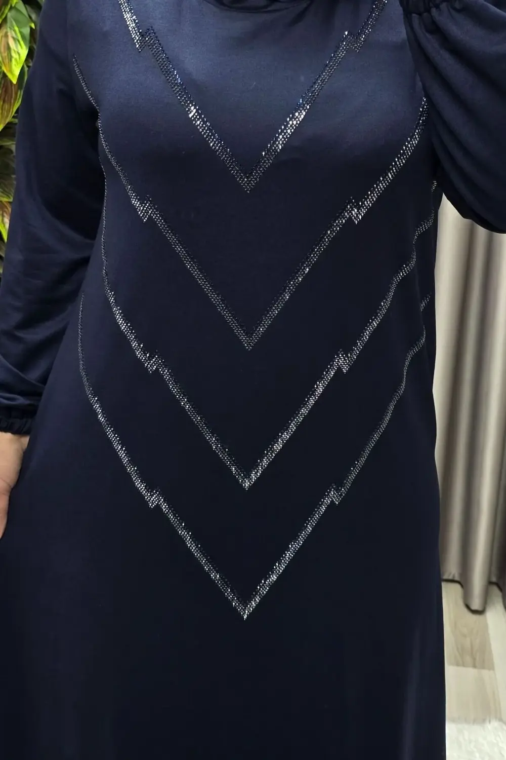 Kadın Giyim Büyük Beden Kristal V Taşlı Kolu Lastikli Esnek Kumaş