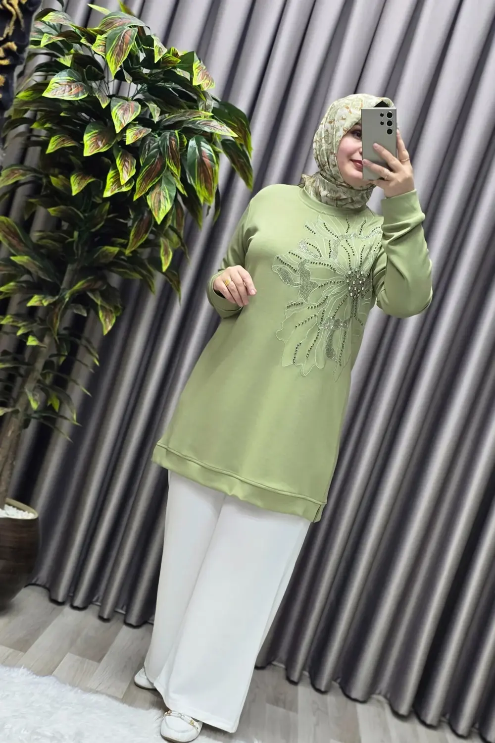 Kadın Giyim Büyük Beden Modal Taşlı Çiçekli Tunik