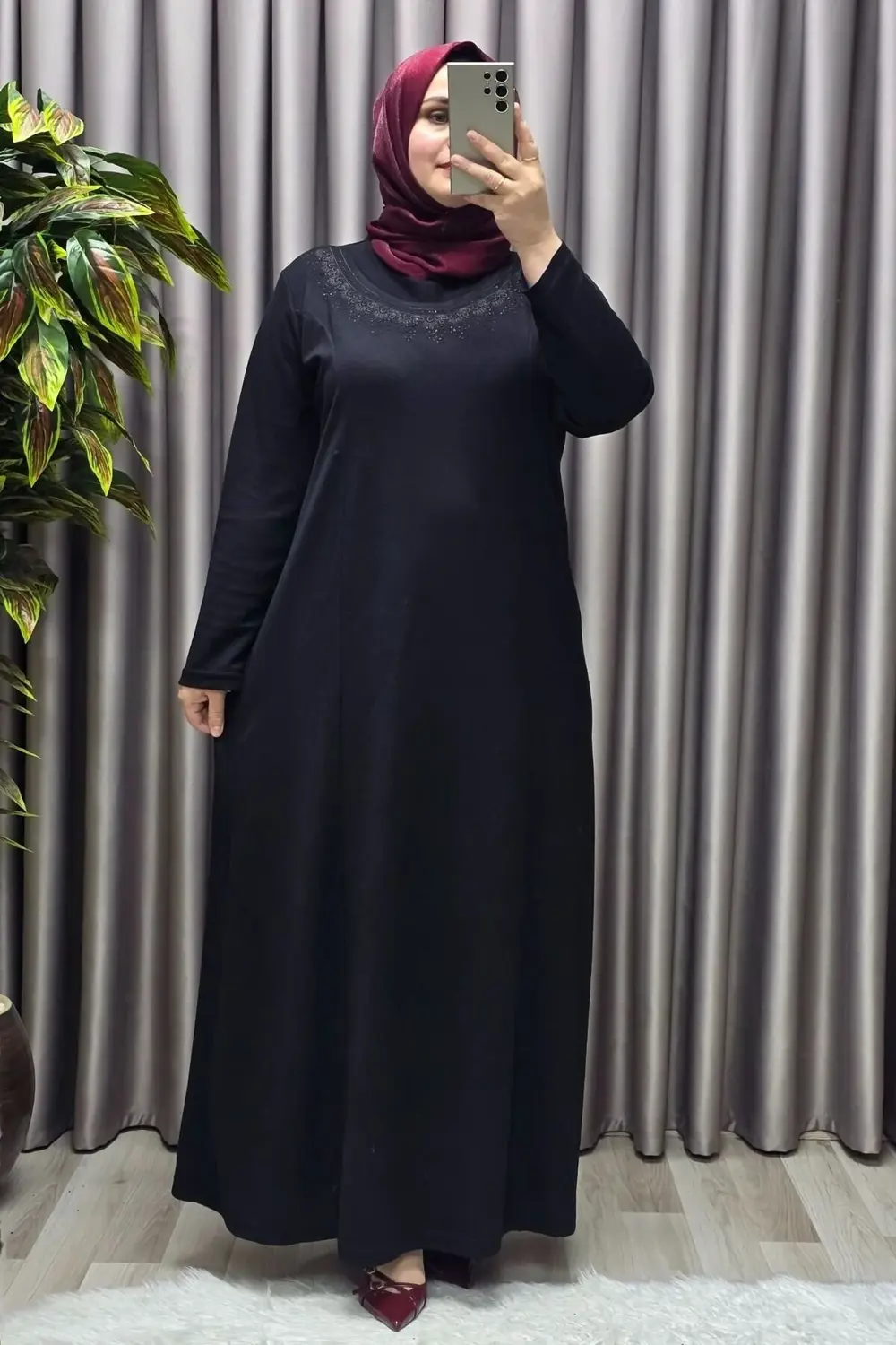 Kadın Giyim Büyük Beden Yakası Nakışlı Taşlı Tesettür Elbise