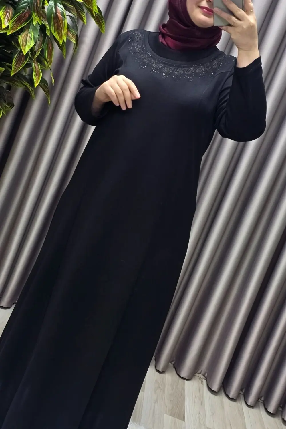 Kadın Giyim Büyük Beden Yakası Nakışlı Taşlı Tesettür Elbise