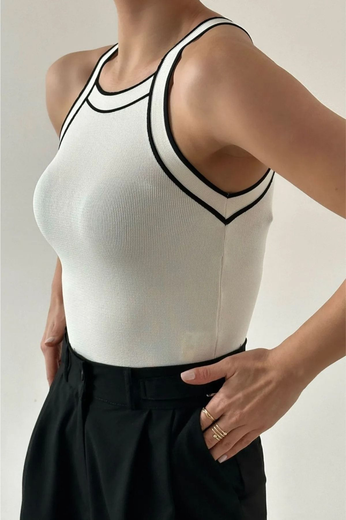 Kadın Giyim Yakası Siyah Çizgili Halter Yaka Örme Bluz