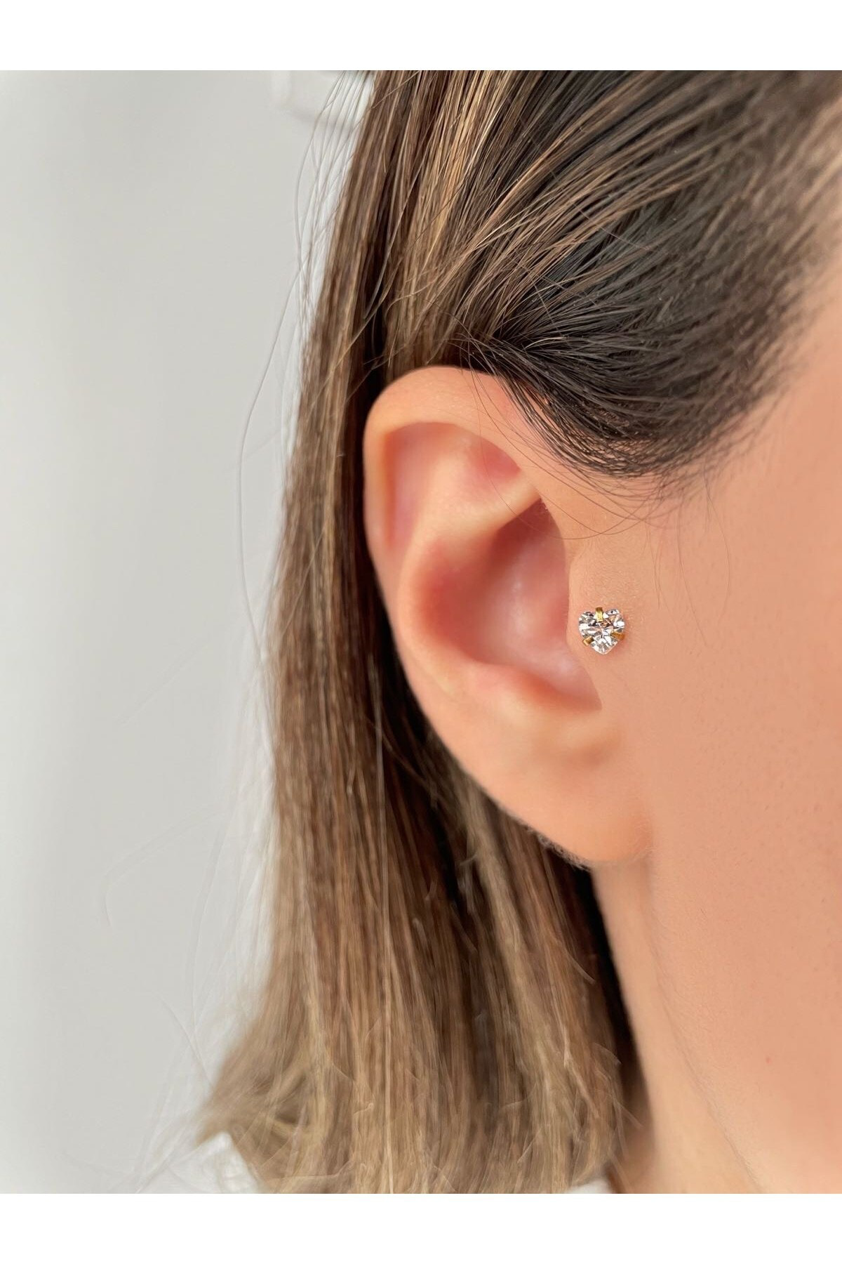 Kadın Gold Rengi Cerrahi Çelik Kalp Taşlı Tragus Kıkırdak Piercin