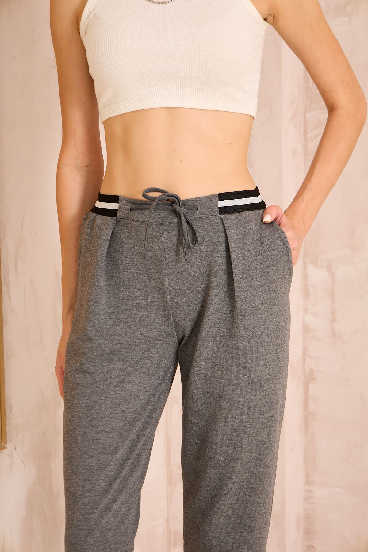 Pasaklı Giyim Kadın Gri Beli Lastik Şeritli Bağcıklı Cepli Bilekboy Rahat Kalıp