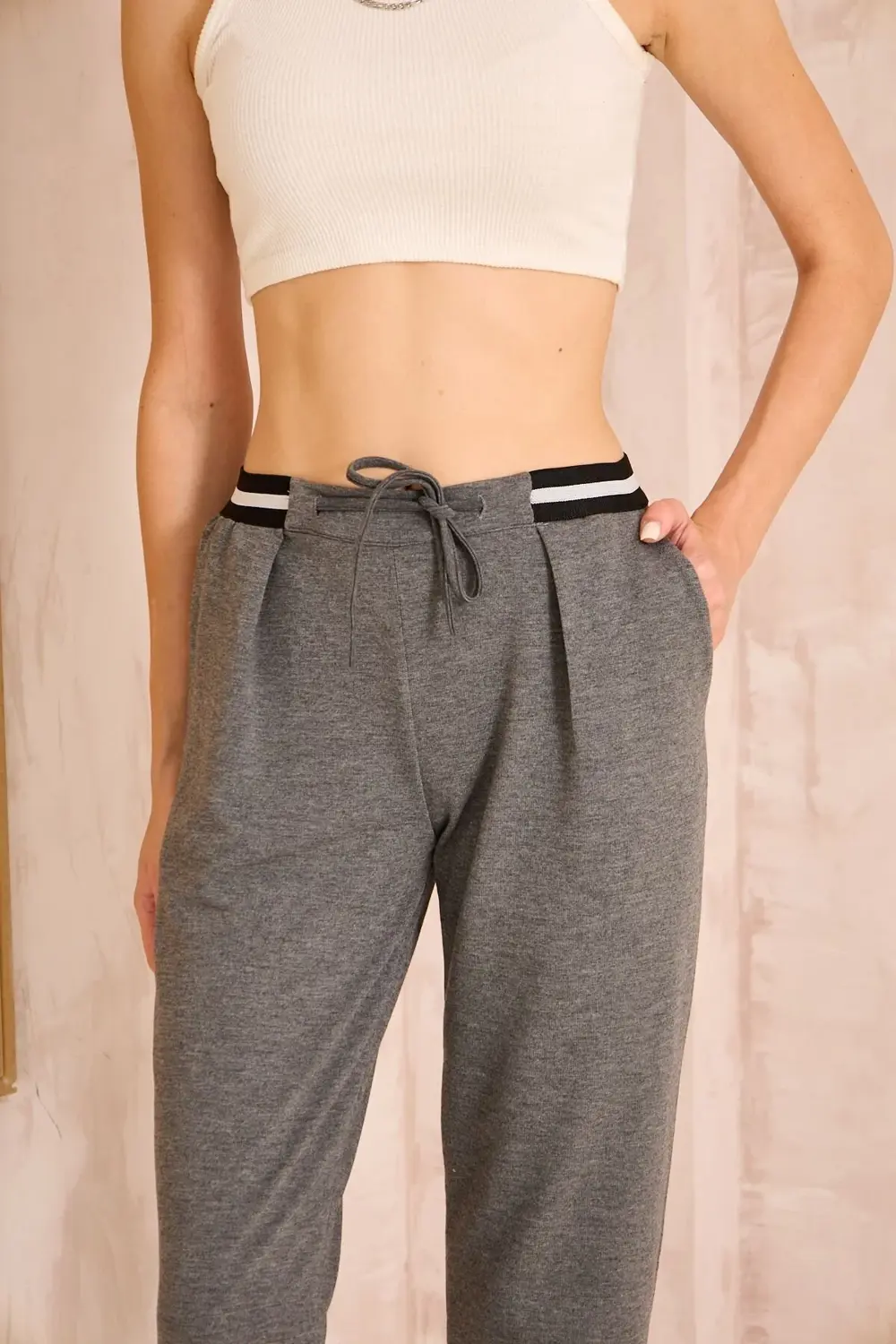 Kadın Gri Beli Lastik Şeritli Bağcıklı Cepli Bilekboy Rahat Kalıp