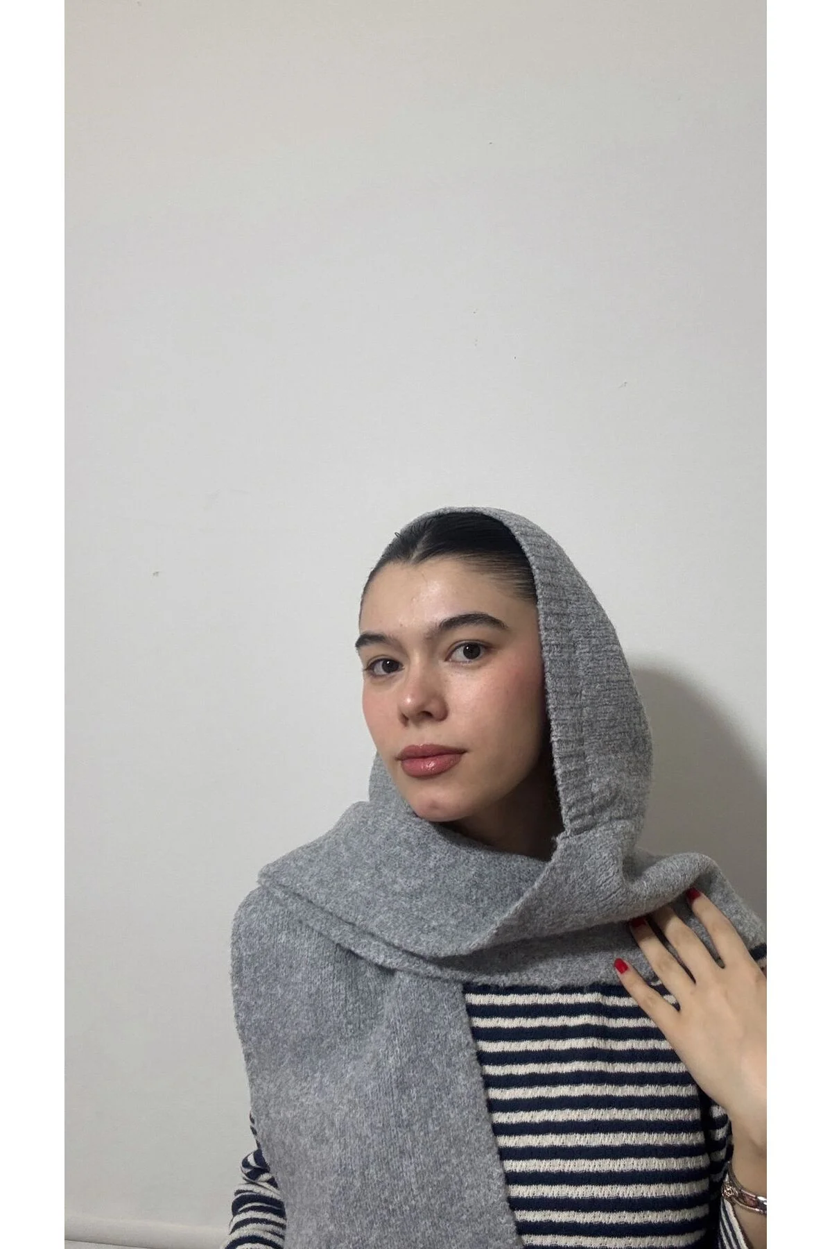 Kadın Gri Siyah Bej Kahverengi Örgü Balaklava Modern Stil PratikKapüşonlu Boyunluk ve Atkı Bir Arada Kadın Gri Siyah Bej Kahverengi Örgü Balaklava Modern Stil PratikKapüşonlu Boyunluk ve Atkı Bir Arada