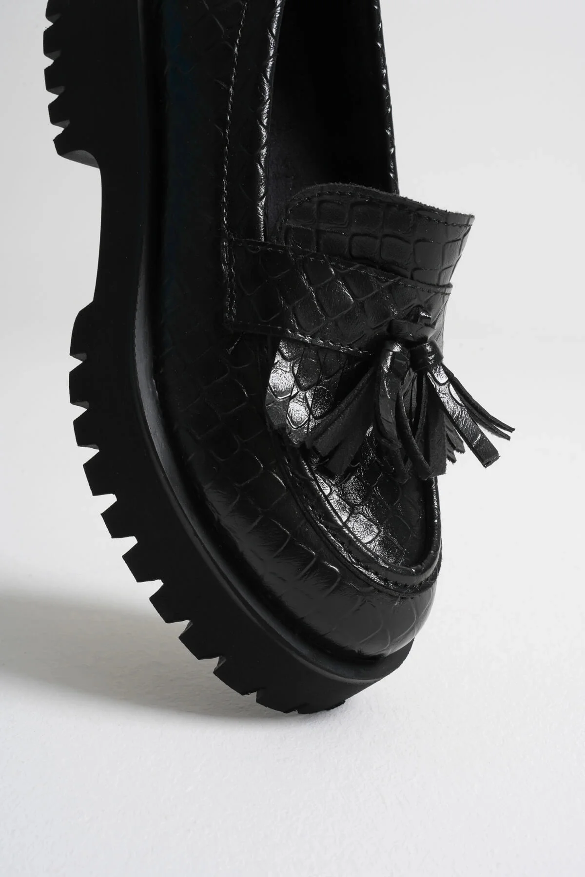 Kadın Günlük Siyah Kroko Baskılı Loafer Ayakkabı TR10MS03G