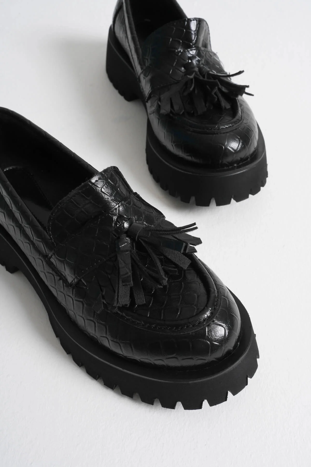 Kadın Günlük Siyah Kroko Baskılı Loafer Ayakkabı TR10MS03G