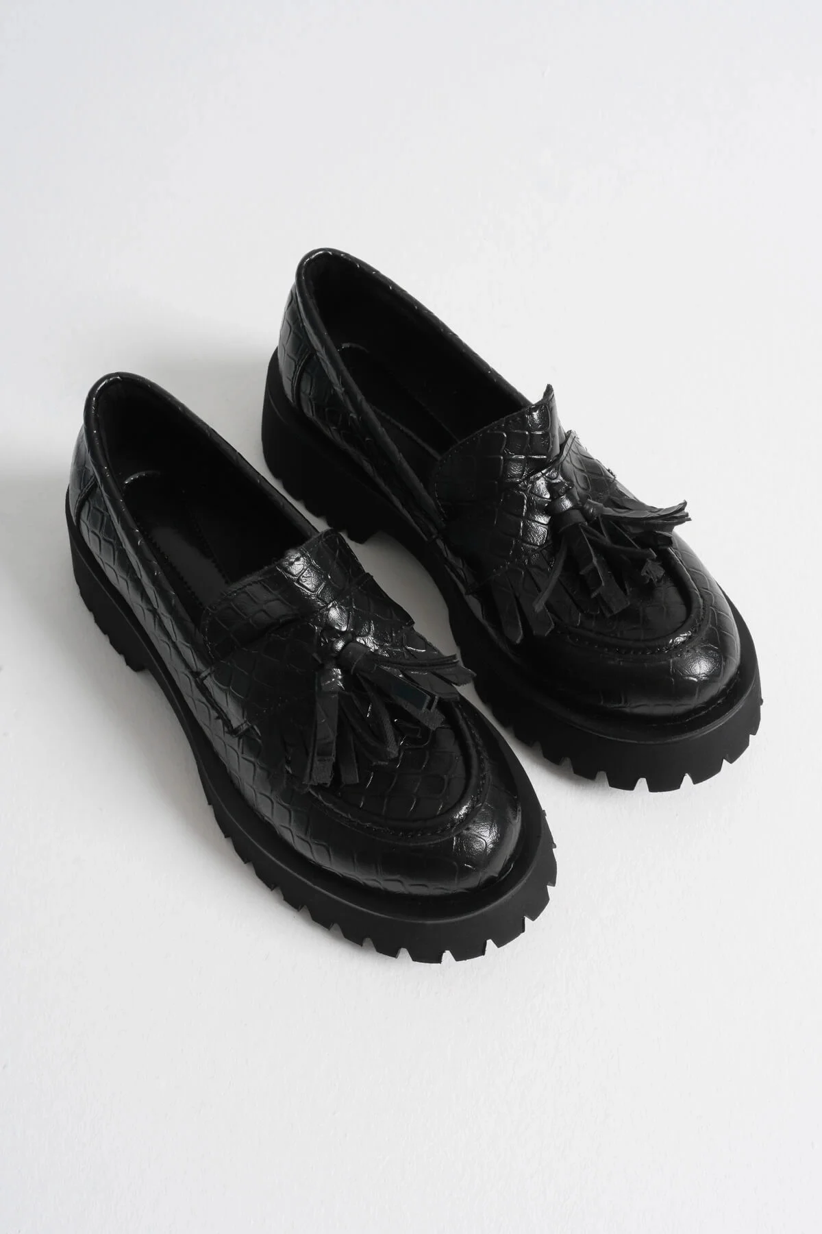 Kadın Günlük Siyah Kroko Baskılı Loafer Ayakkabı TR10MS03G