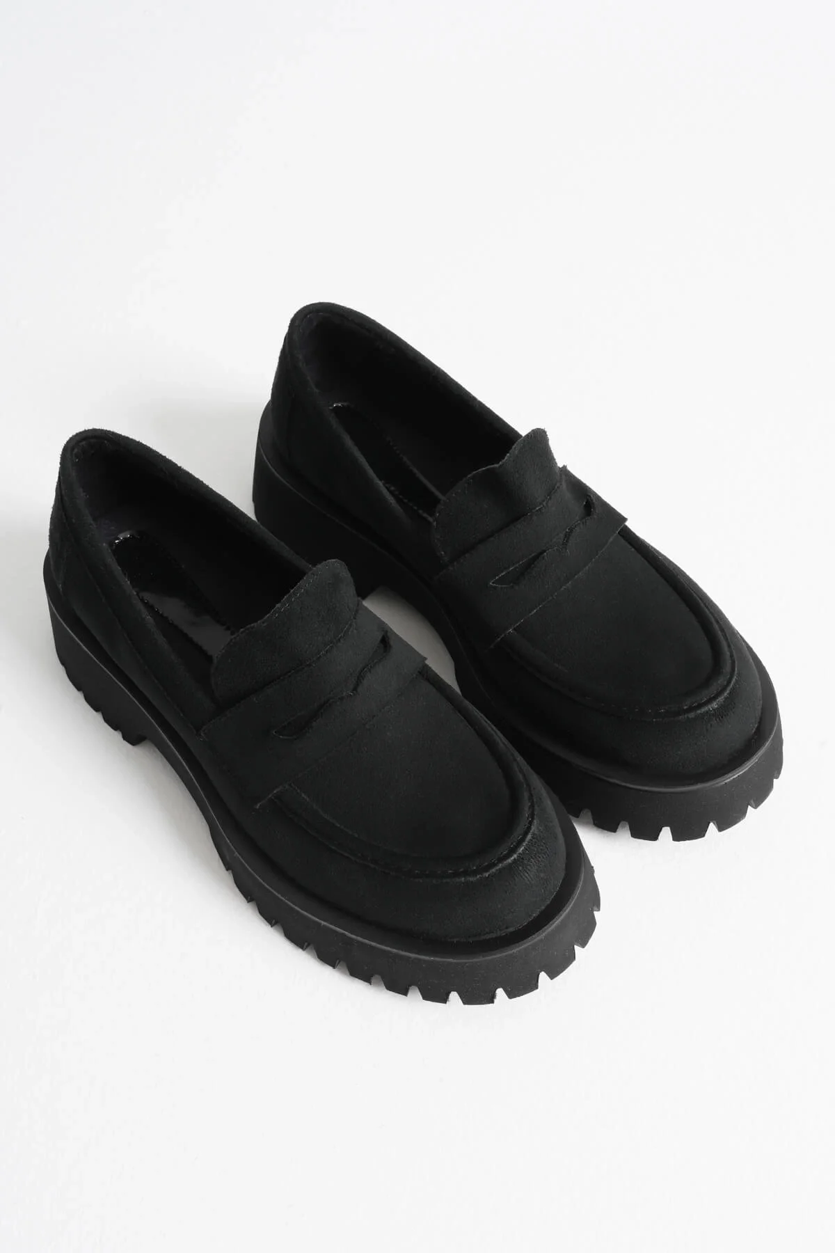 Kadın Günlük Siyah Süet Loafer Ayakkabı TR10MS02C