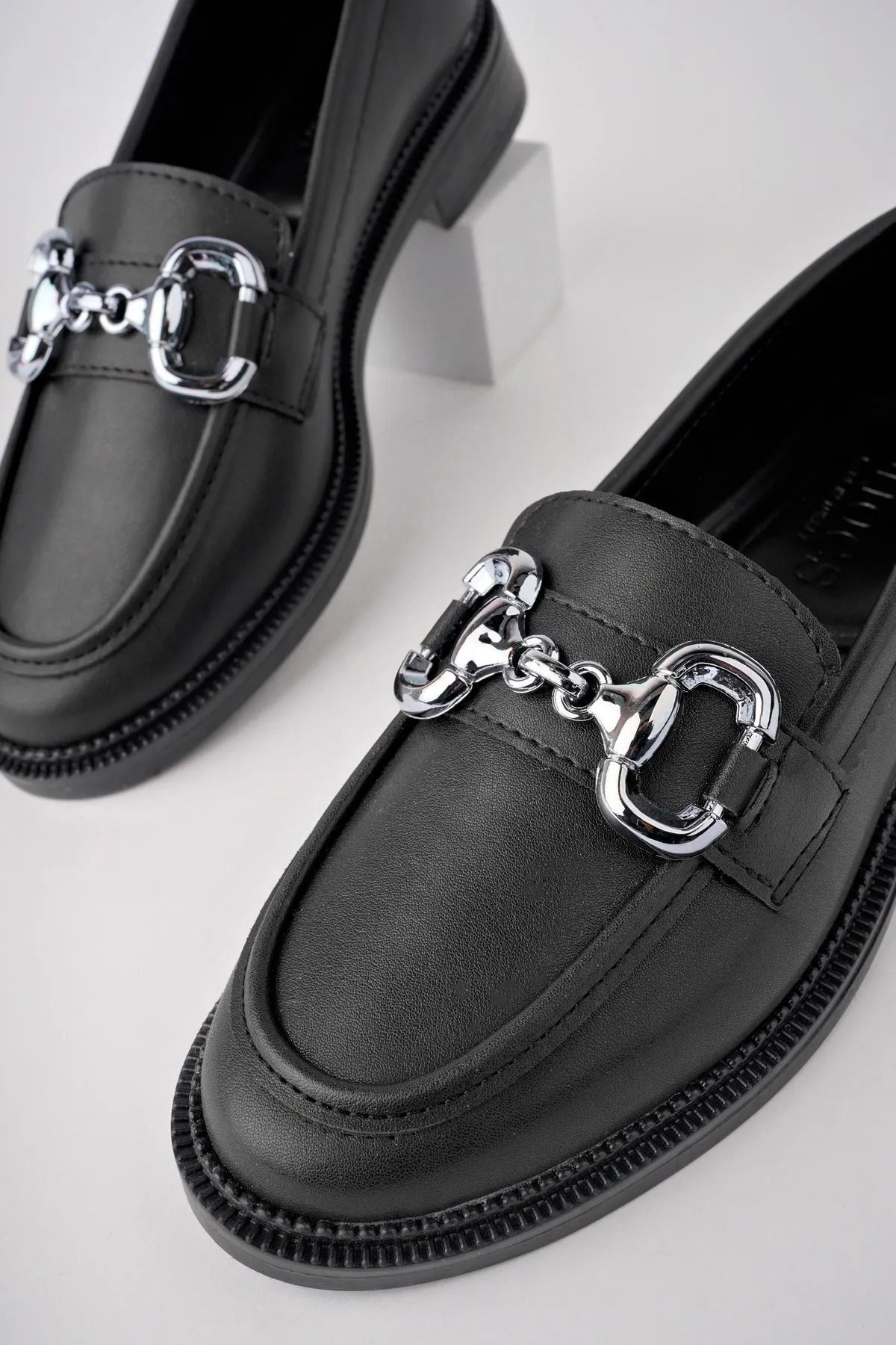 Kadın Hafif Rahat Tokalı Ayakkabı Siyah