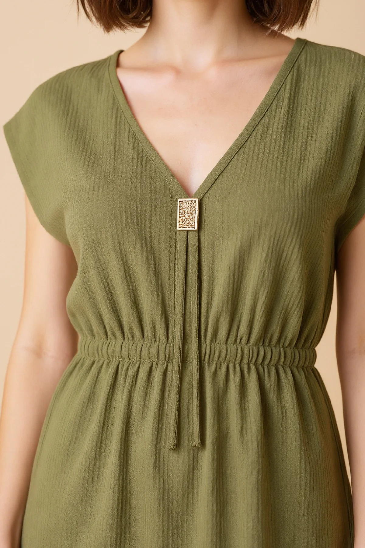 Kadın Haki Yanları Yırtmaçlı Tokalı V Yaka Mini Plaj Elbisesi