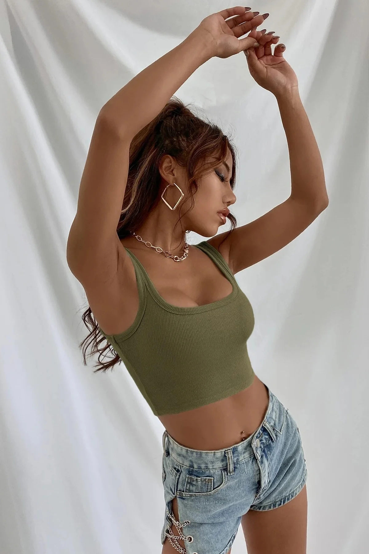 Kadın Haki Yeşili Kalın Askılı Crop Top Büstiyer - Şık ve Rahat