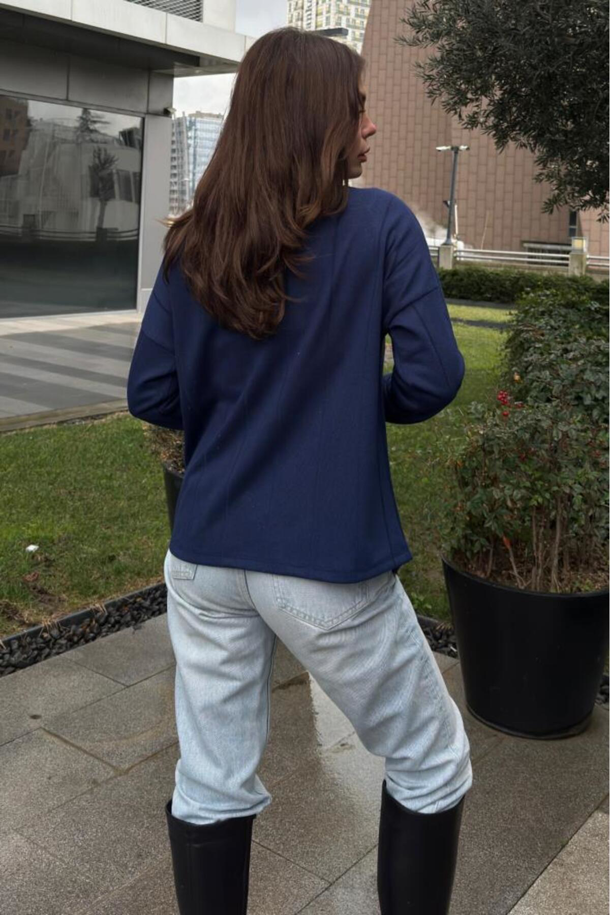 Kadın İnce Akrilik Triko Salaş Asimetrik Kesim Bluz/Kazak 700-351
