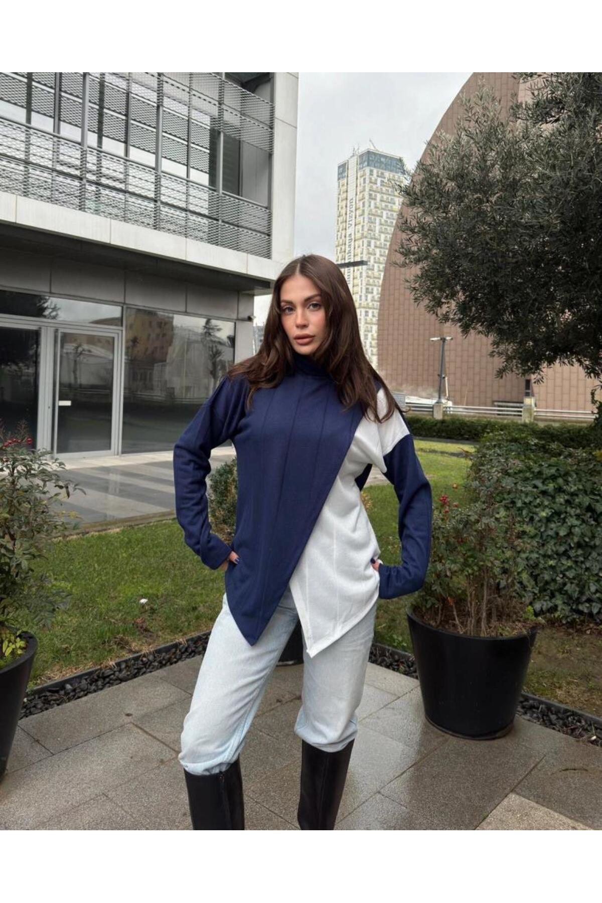 Kadın İnce Akrilik Triko Salaş Asimetrik Kesim Bluz/Kazak 700-351