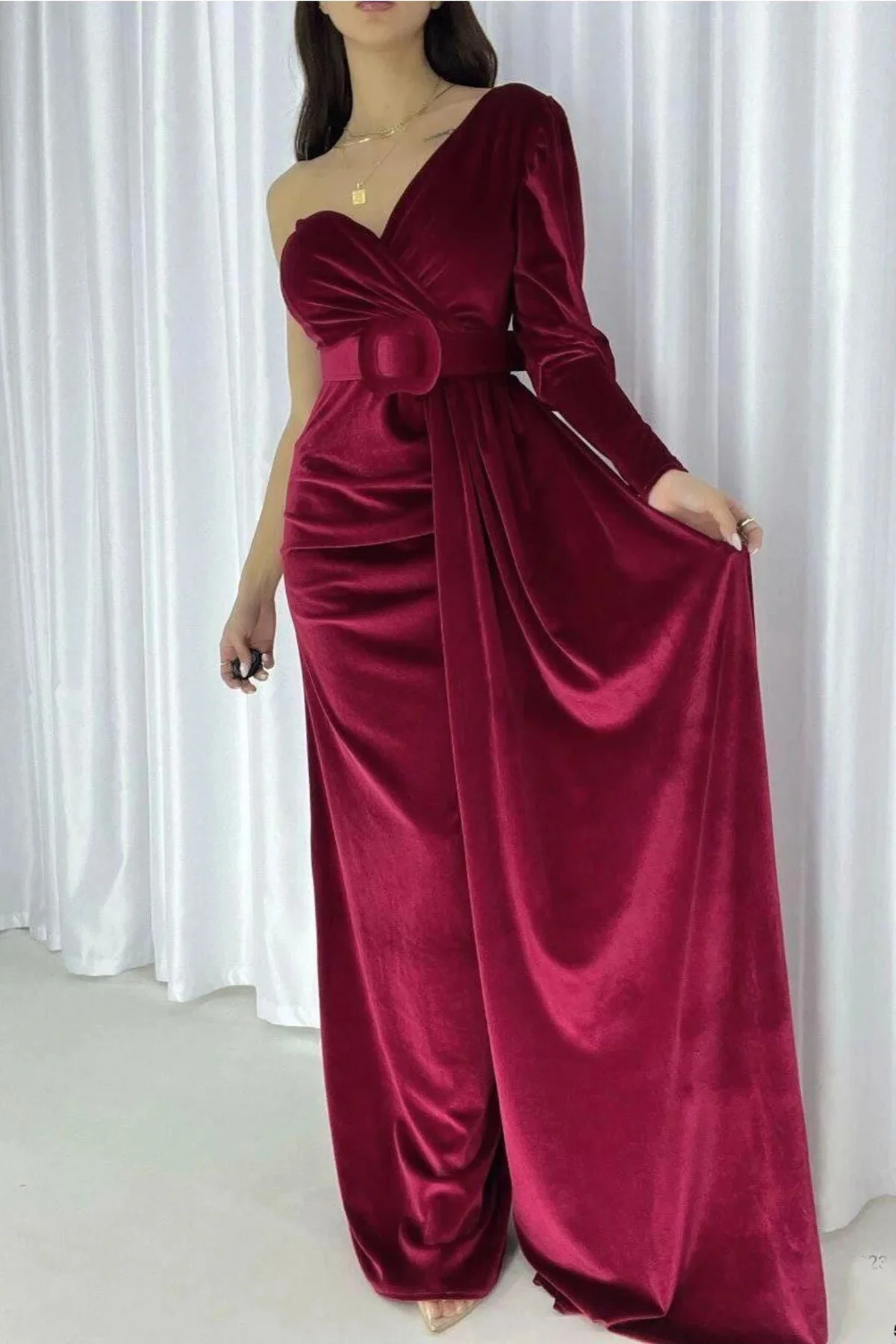 Kadın Kadife Kumaş Tek Omuz Kemerli Maxi Abiye Elbise Fiyatı, Yorumları ve Özellikleri