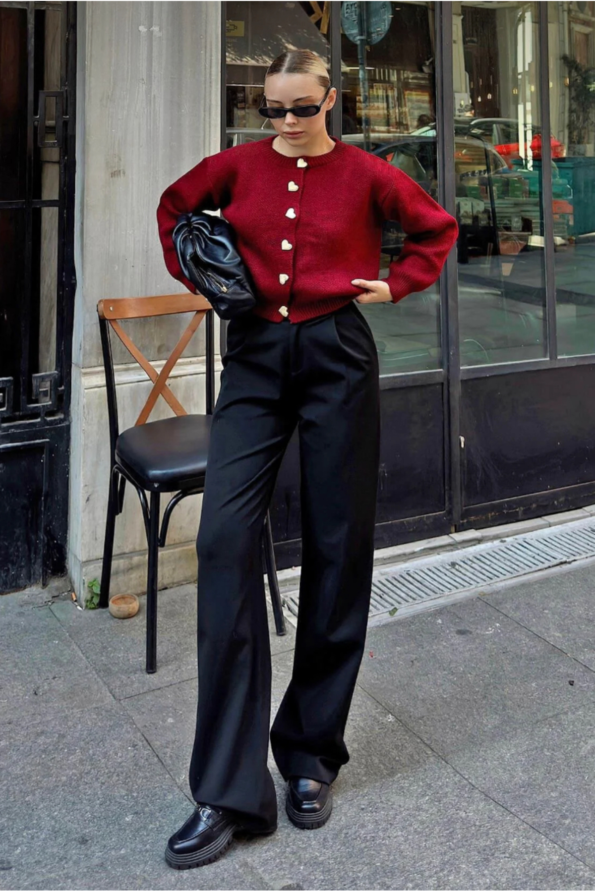 Diğer Marka Kadın Kalp Düğme Detaylı Triko Hırka