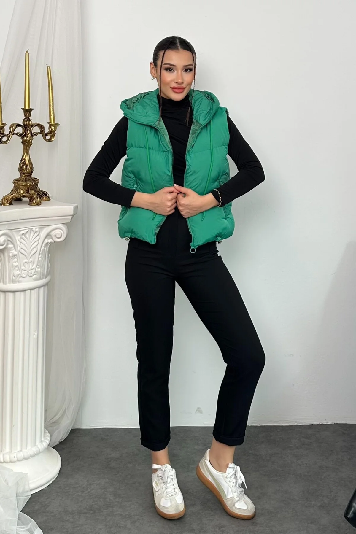 Kadın Kapüşonlu Kısa Şişme Yelek – Dolgulu, Kışlık, Spor Günlük, 