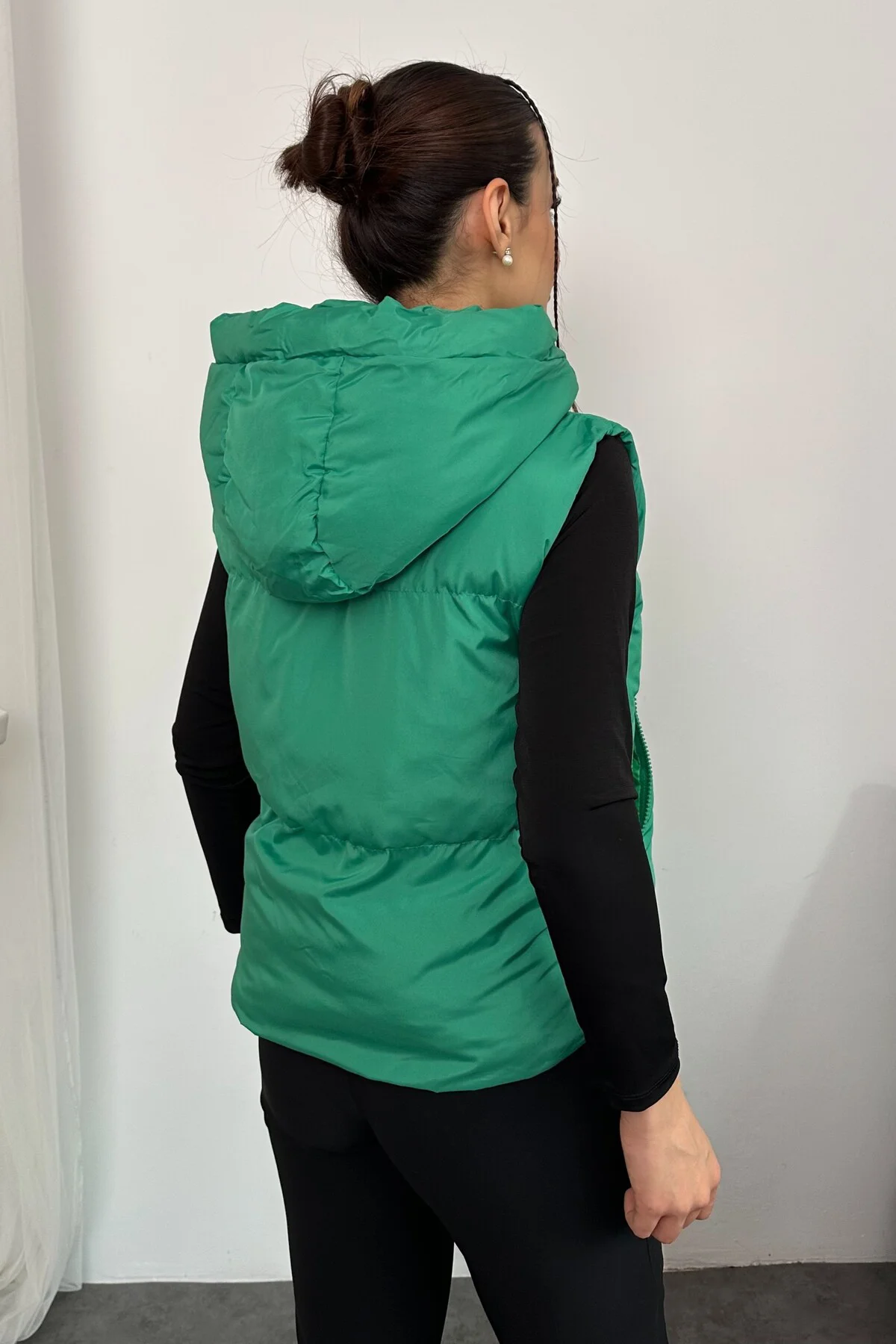 Kadın Kapüşonlu Kısa Şişme Yelek – Dolgulu, Kışlık, Spor Günlük, 