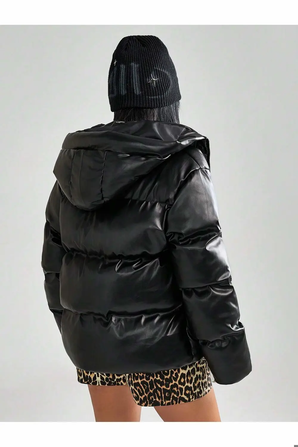 Kadın Kapüşonlu Şişme Deri Mont