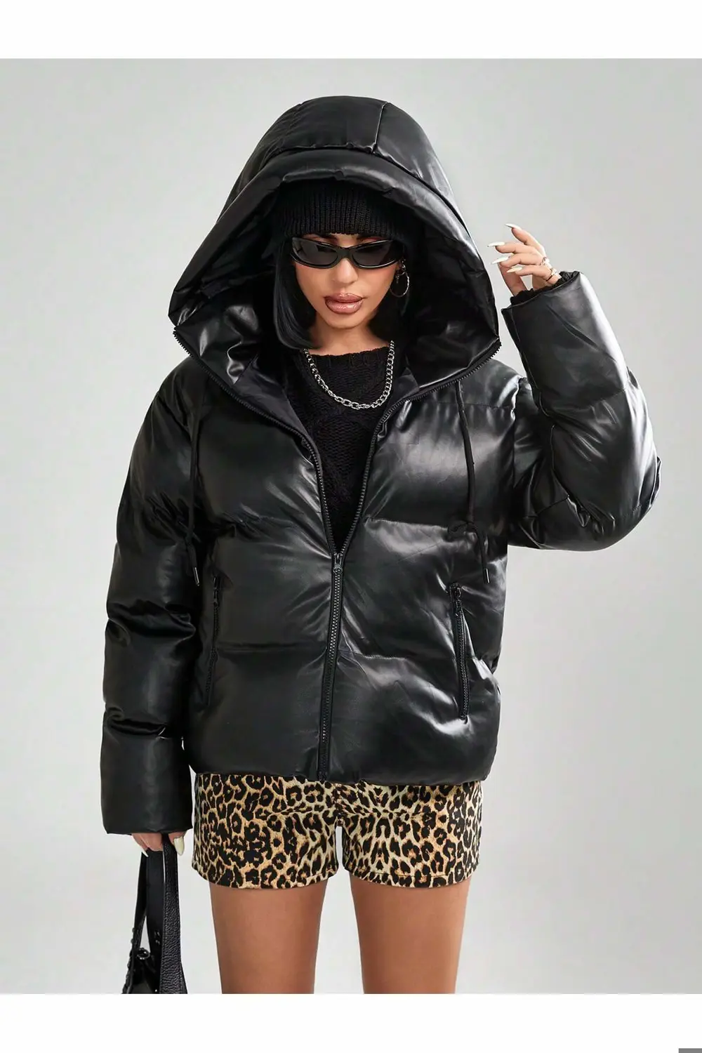 Kadın Kapüşonlu Şişme Deri Mont