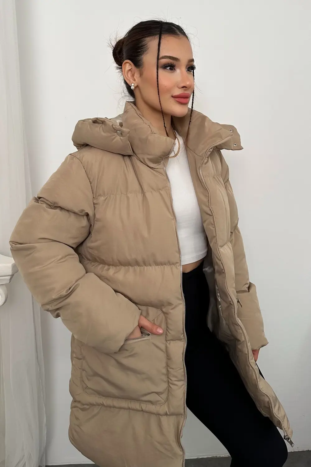 Kadın Kapüşonlu Uzun Şişme Mont – Su Geçirmez Oversize Kışlık, Ce