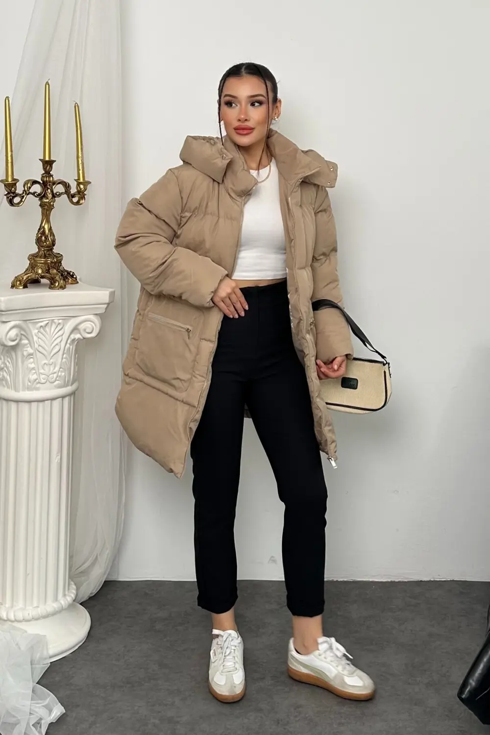 Kadın Kapüşonlu Uzun Şişme Mont – Su Geçirmez Oversize Kışlık, Ce