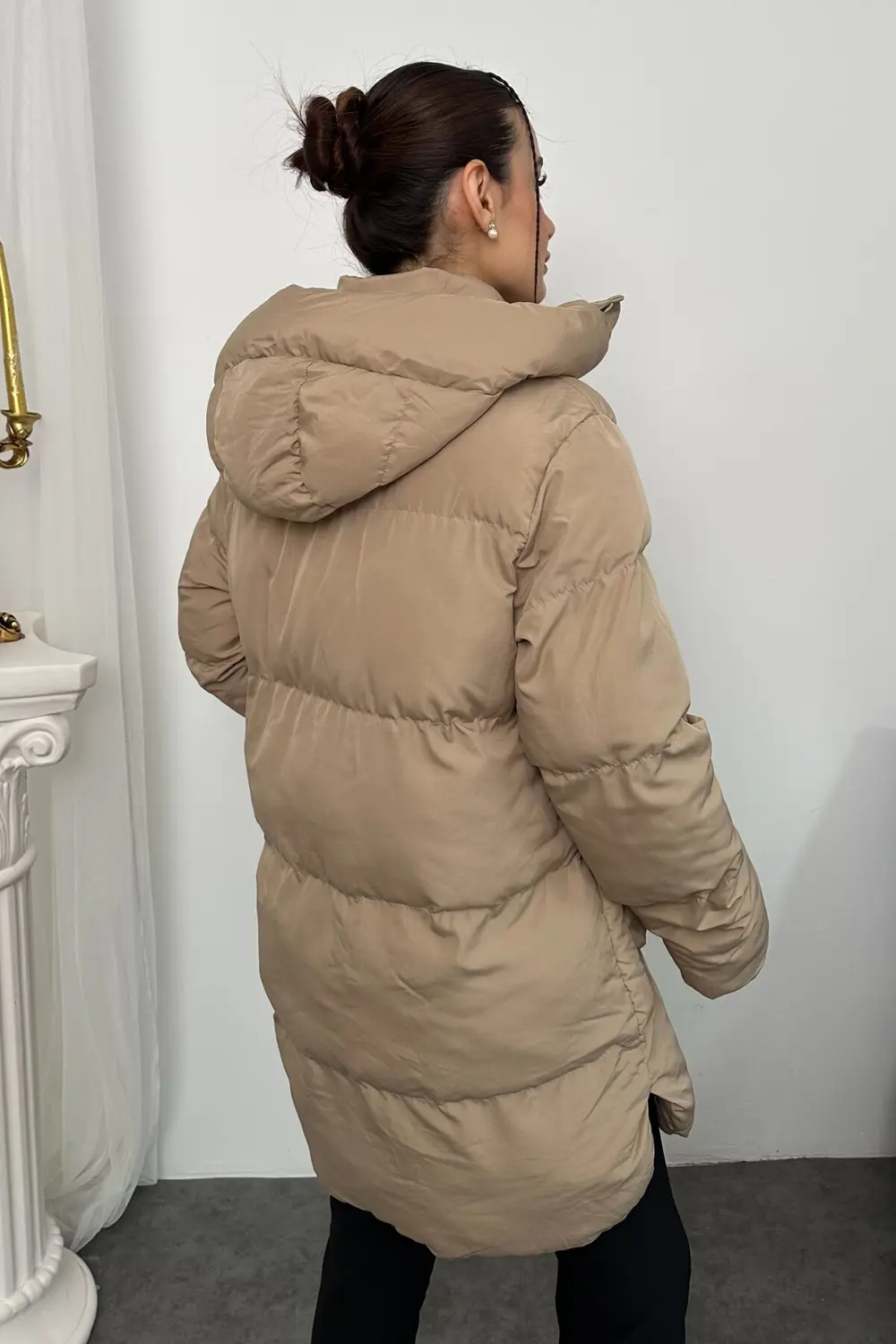 Kadın Kapüşonlu Uzun Şişme Mont – Su Geçirmez Oversize Kışlık, Ce