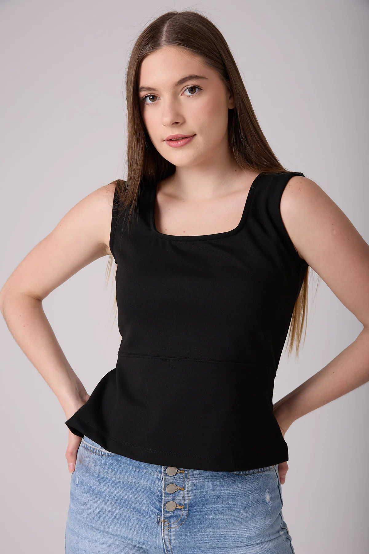 Kadın Kare Yaka Kolsuz Kalın Askılı Esnek Basic Bluz Siyah Kadın Kare Yaka Kolsuz Kalın Askılı Esnek Basic Bluz Siyah