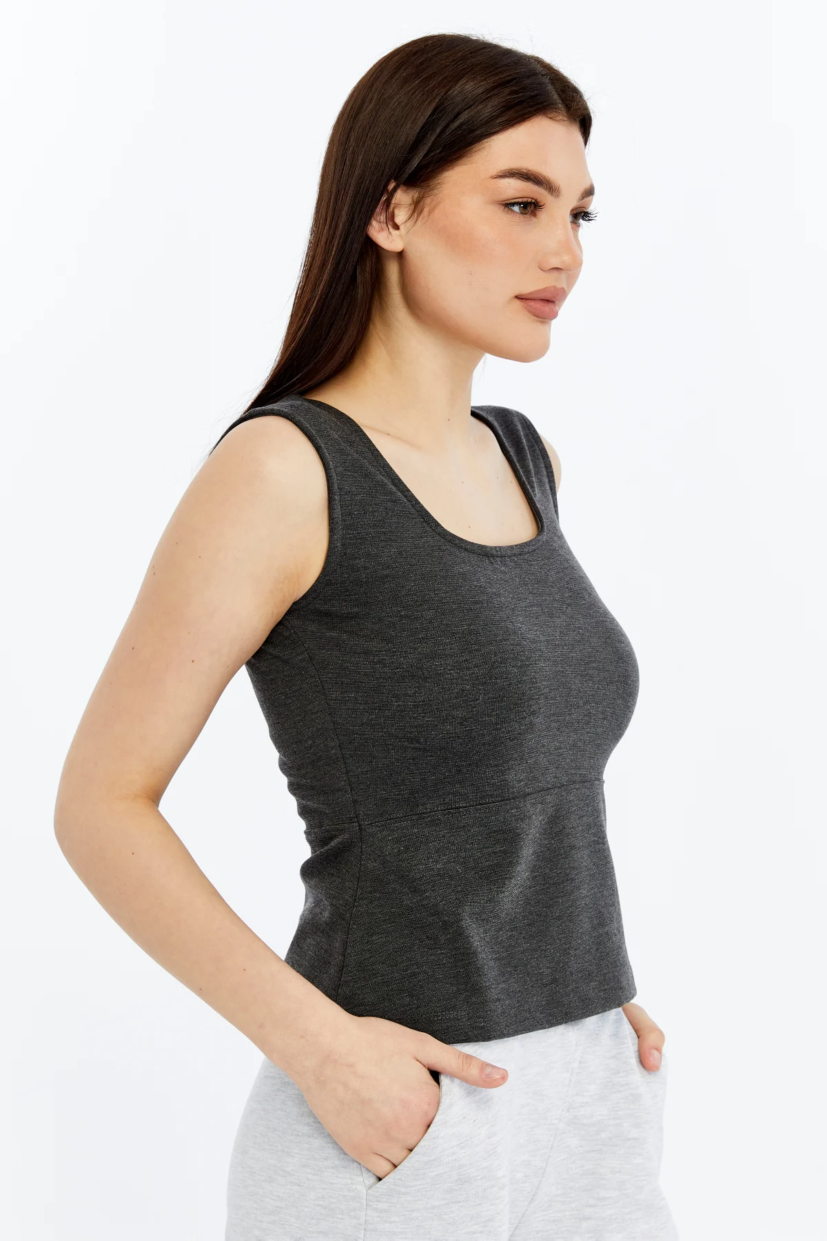 Kadın Kare Yaka Kolsuz Kalın Askılı Esnek Basic Bluz