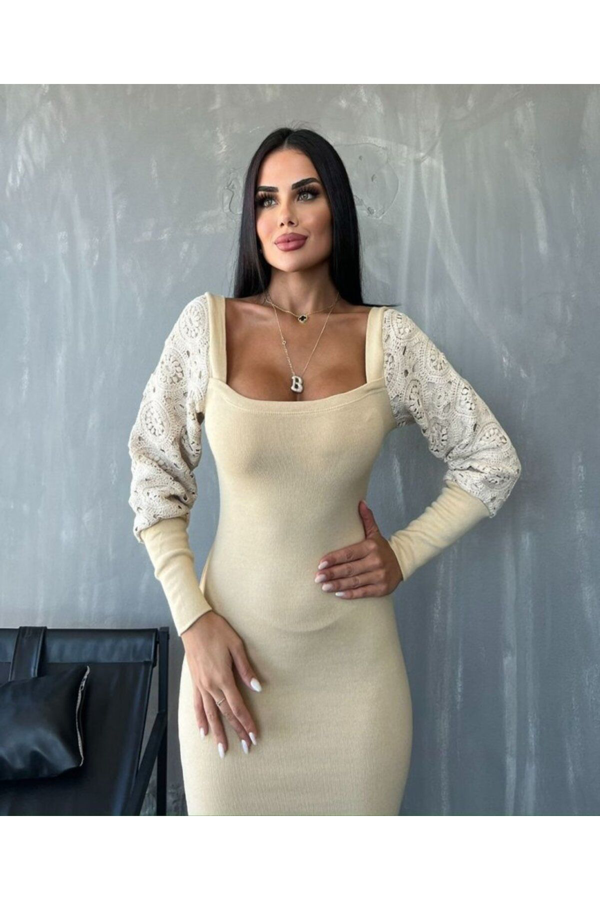Kadın Kare Yaka Kolları Manşet Ve Tül Detay Fırsat ürün Midi Boy 