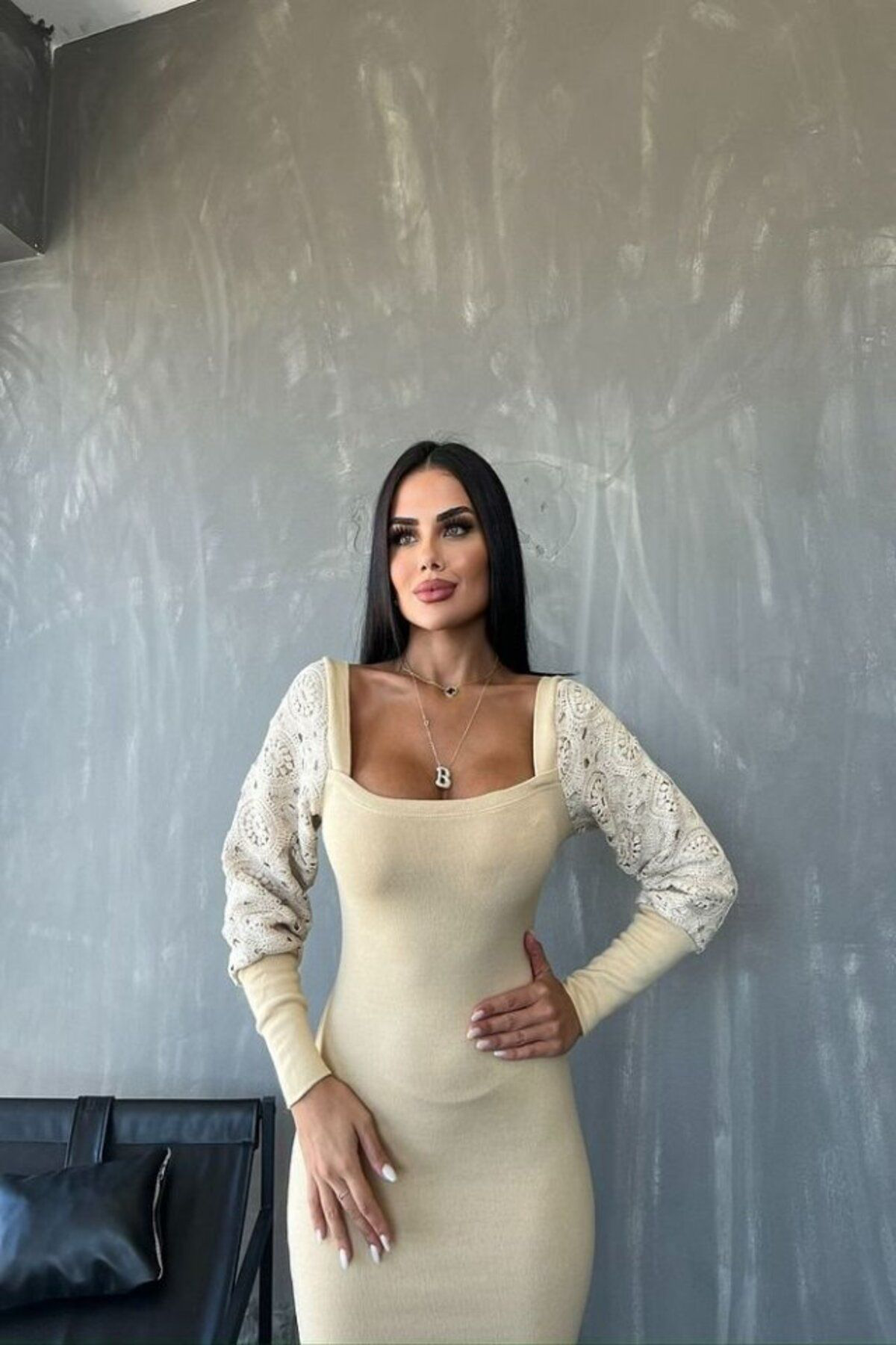 Kadın Kare Yaka Kolları Manşet Ve Tül Detay Fırsat ürün Midi Boy 