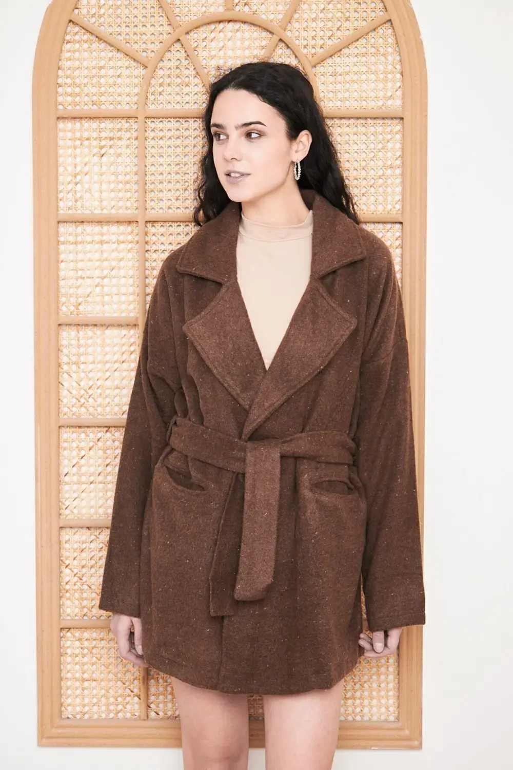 Kadın Kaşe Kahverengi Cepli Kuşaklı Ceket Yaka Astarsız Kısa Over