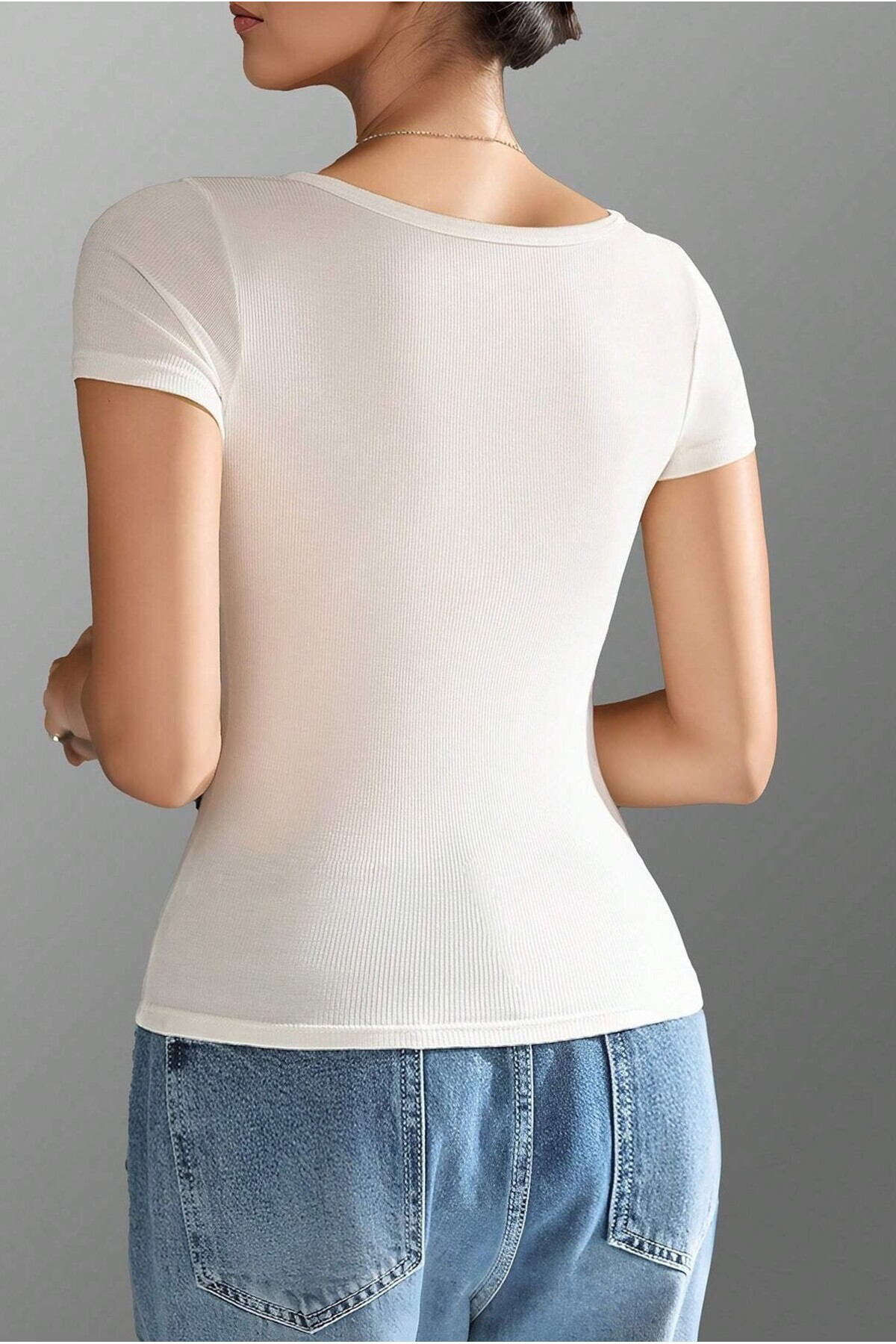 Kadın Beyaz Geniş yaka kısa kollu T-shirt