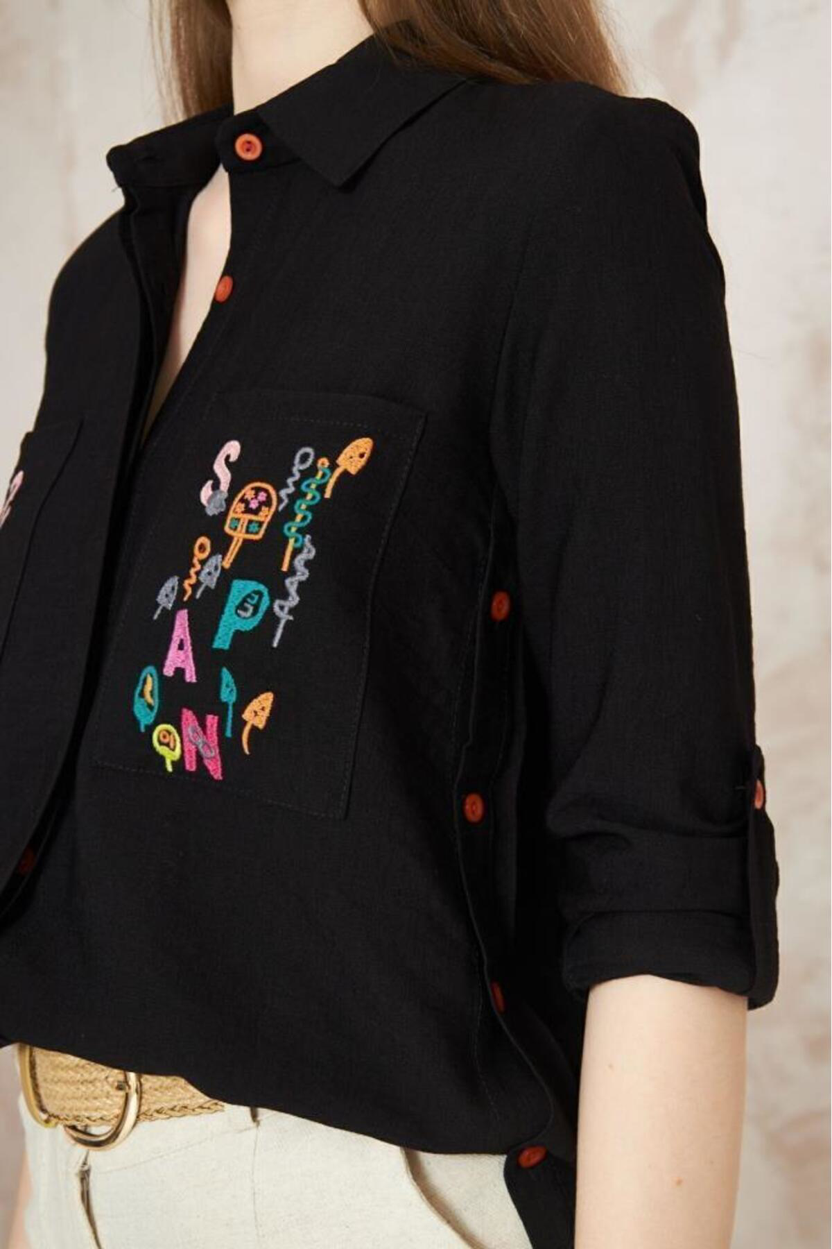 Pasaklı Giyim Kadın Keten Harf Nakış İşlemeli Yanları Düğme Arkası Uzun Kollu O