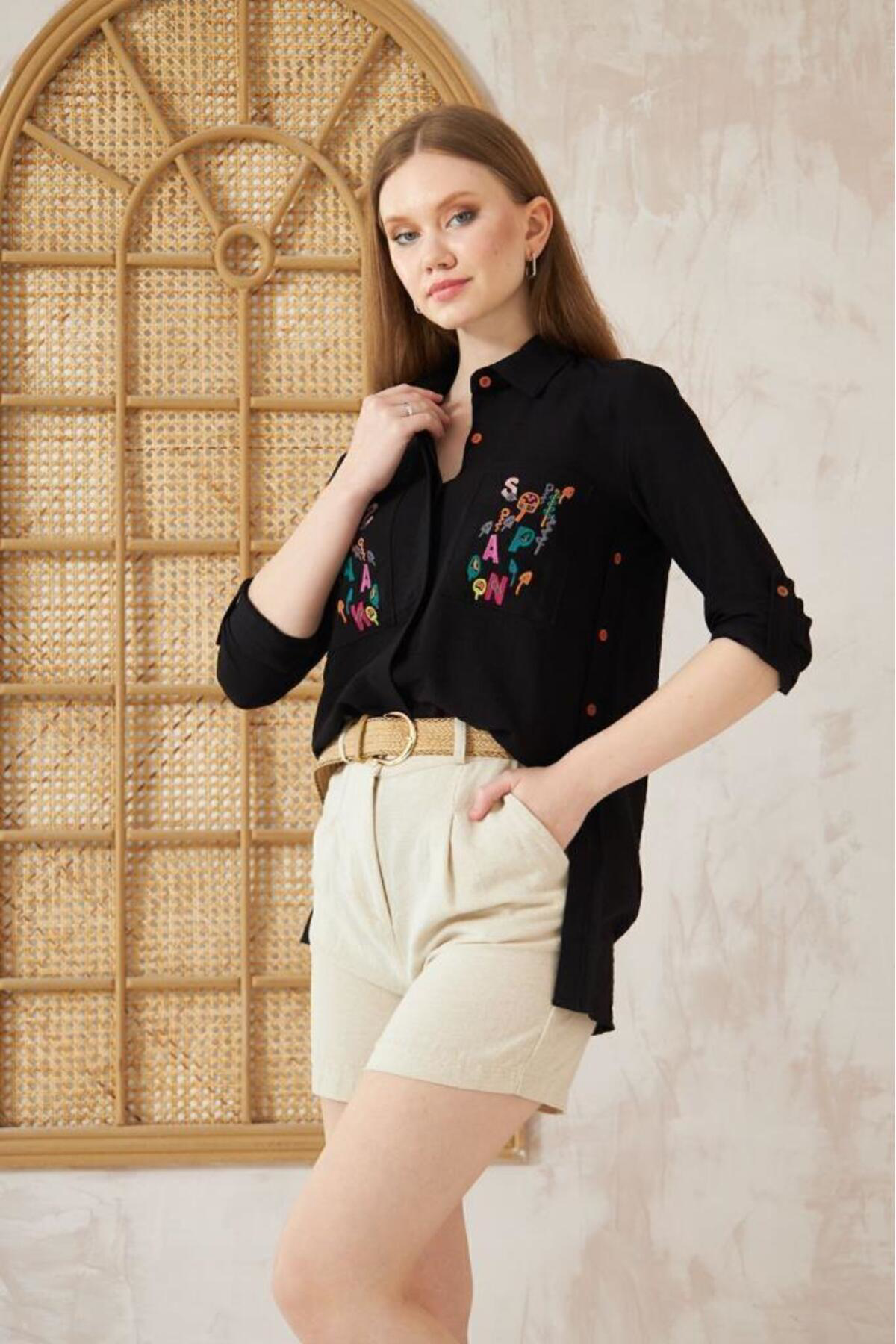 Pasaklı Giyim Kadın Keten Harf Nakış İşlemeli Yanları Düğme Arkası Uzun Kollu O