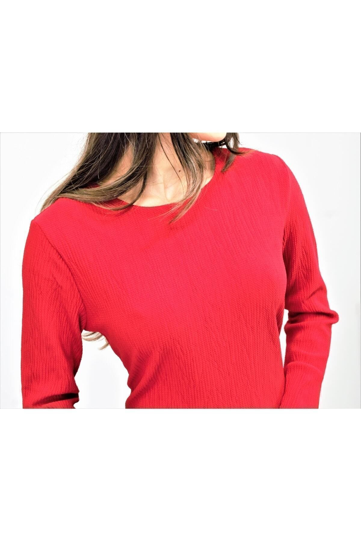 Pasaklı Giyim Kadın Kırmızı Arkası Büzgü Detaylı Likralı Vücuda Oturan Uzun Kol