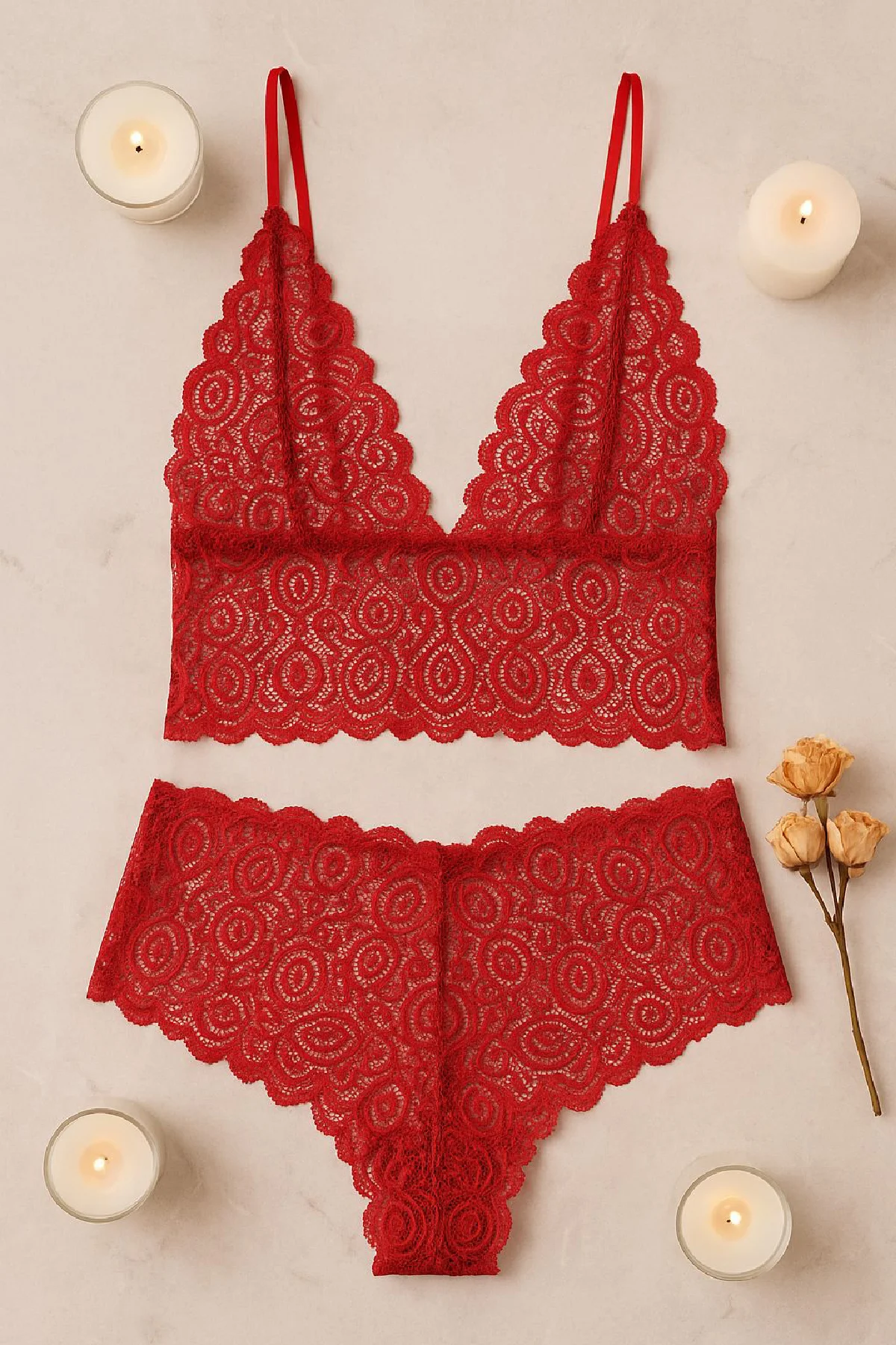 Kadın Kırmızı Dantel Bralet Şort Takımı – Tutkulu ve Çekici İç Gi