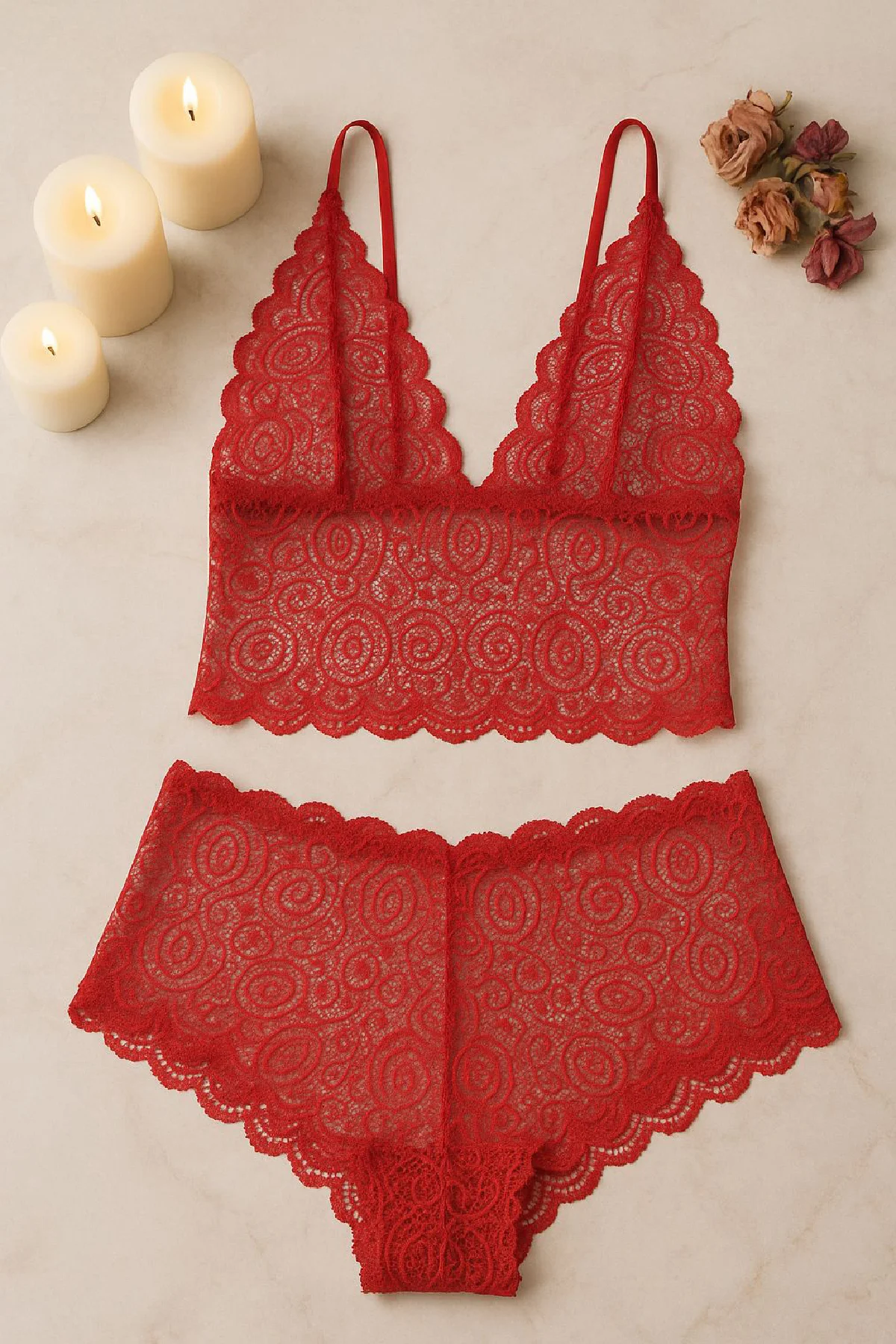 Kadın Kırmızı Dantel Bralet Şort Takımı – Tutkulu ve Çekici İç Gi