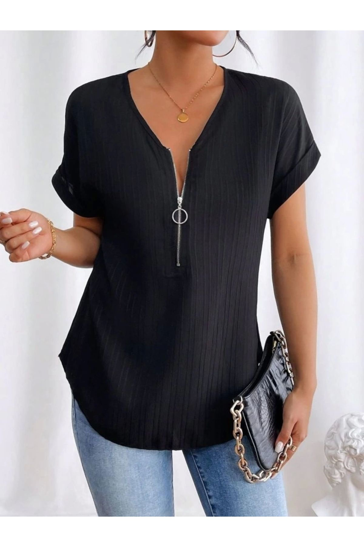 Kadın Kısa Kollu V Yakalı önden Fermuarlı Salaş Bluz