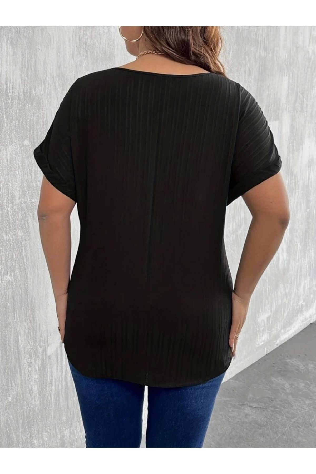 Kadın Kısa Kollu V Yakalı önden Fermuarlı Salaş Bluz