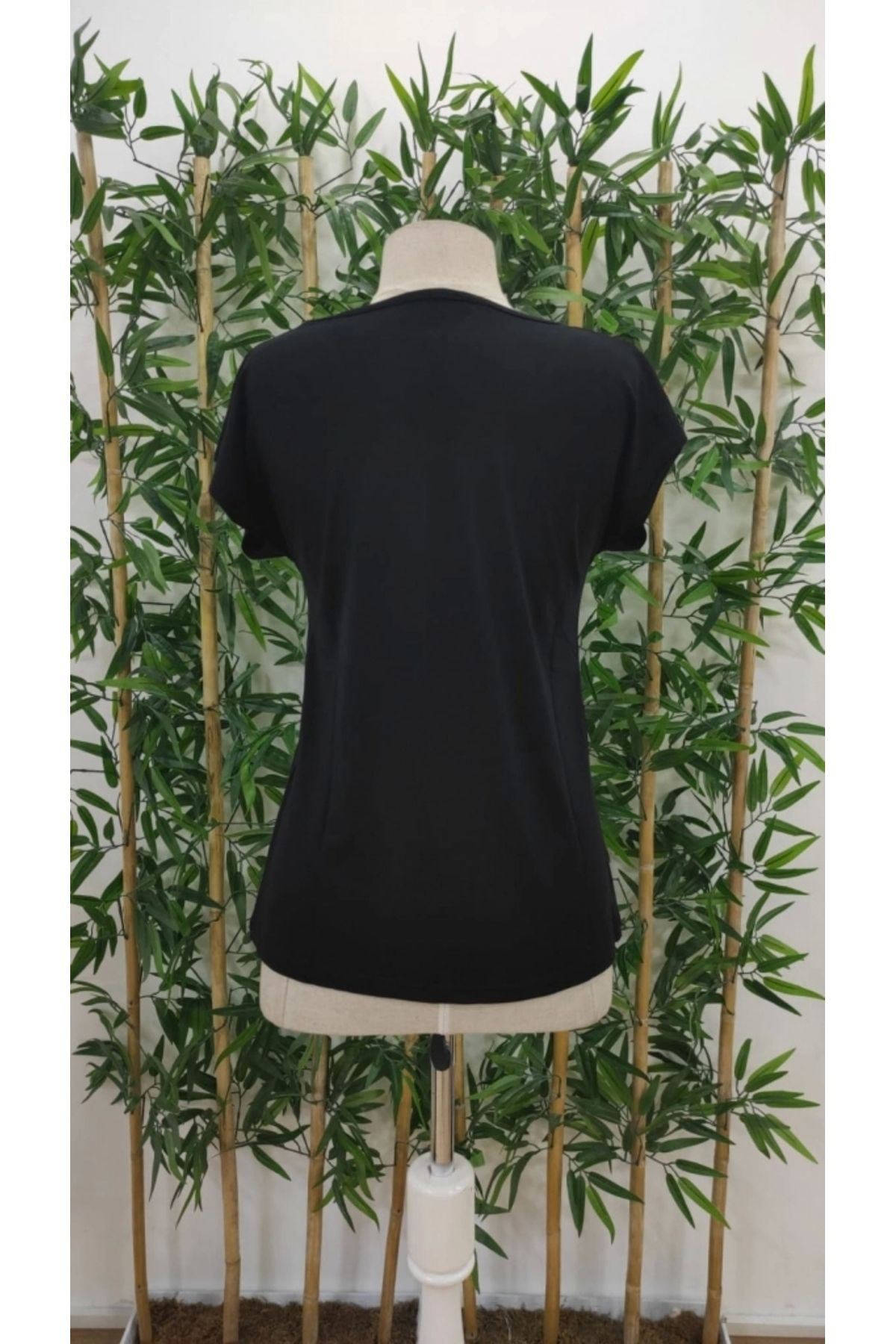 Kadın Kısa Kollu V Yakalı Viskon Bluz