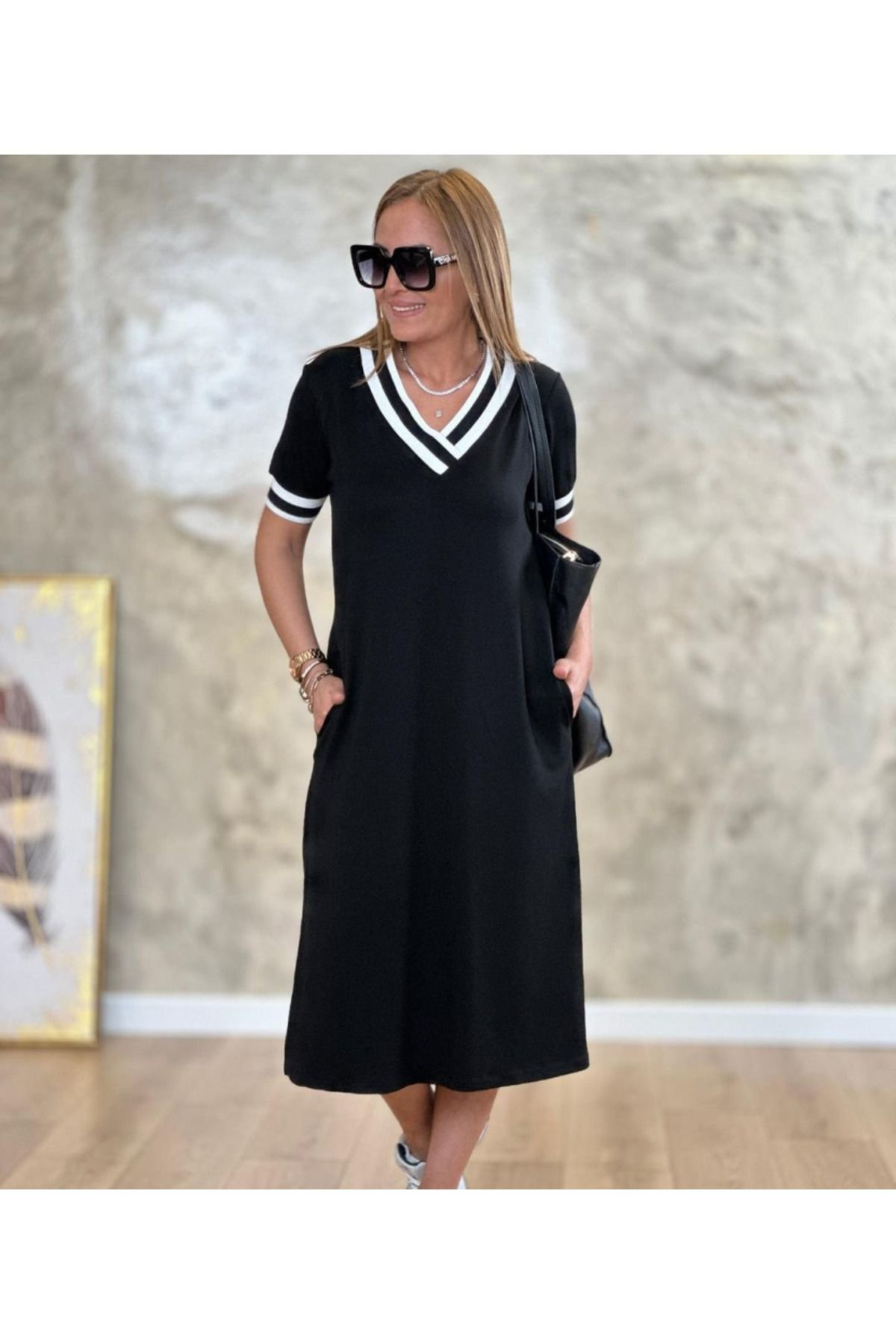 Kadın Kısa Kollu V Yaka Kol Ve Yaka Ribana Detay Midi Boy Viskon 