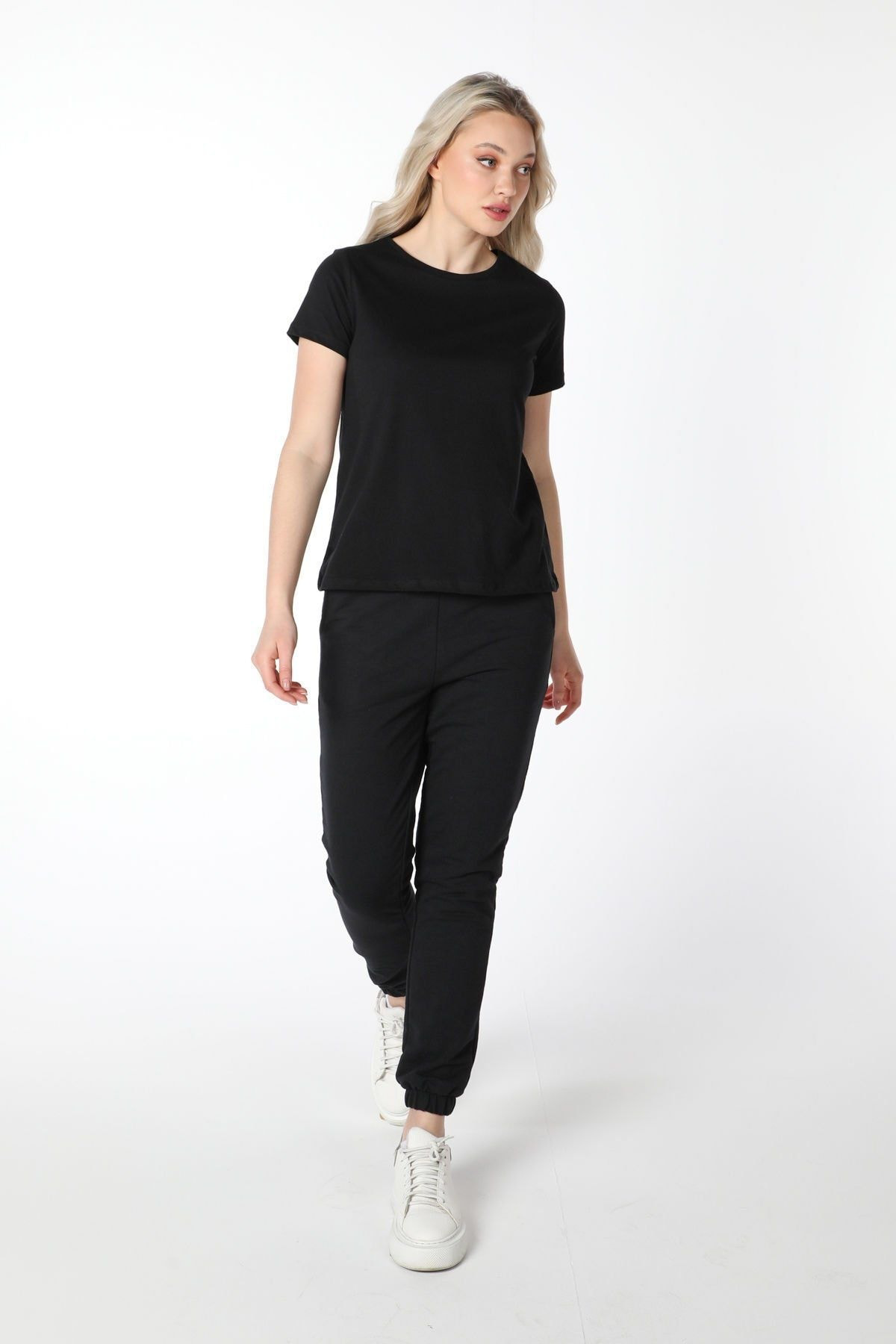 Defys Kadin Bisiklet Yaka Kisa Kollu Regular Fit Basic Tişört Siyah