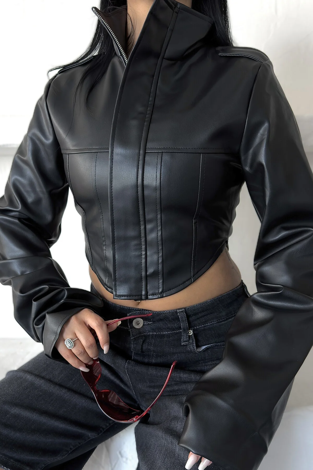 Kadın Korse Detaylı Dik Yaka Crop Biker Deri Ceket Fiyatı, Yorumları ve Özellikleri