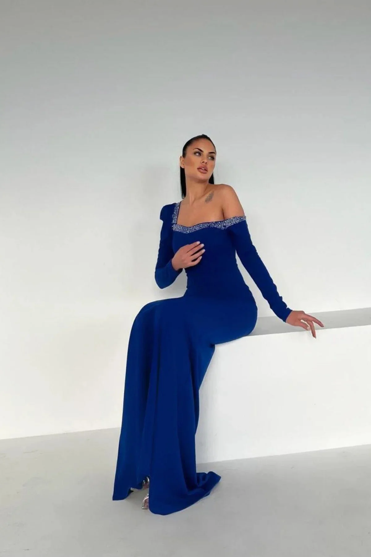 Kadın Krep Kumaş Madonna Yaka Maxi Abiye Elbise Fiyatı, Yorumları ve Özellikleri