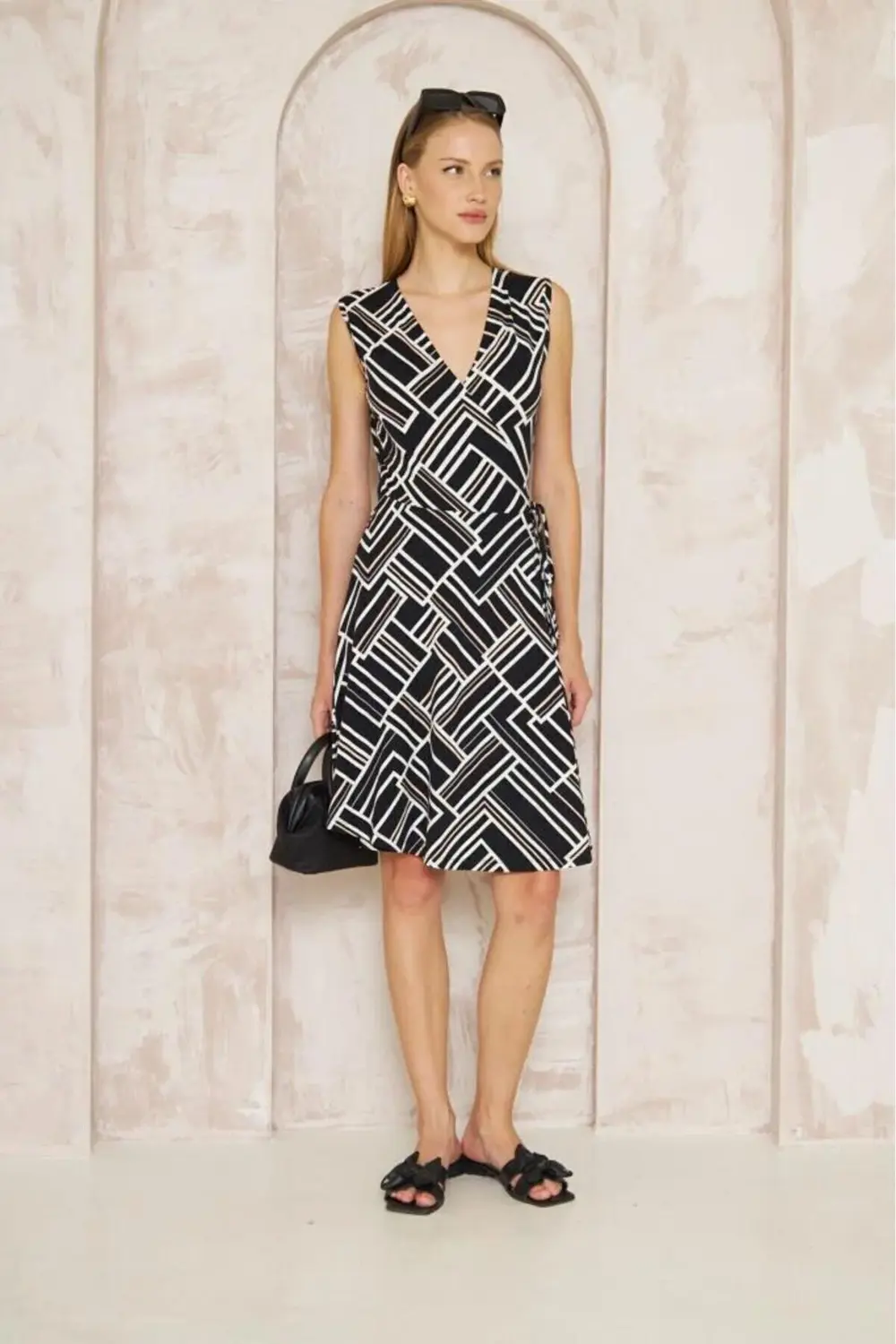 Kadın Kruvaze Belden Bağlama A Kesim Kloş Desenli Kolsuz Midi Elb