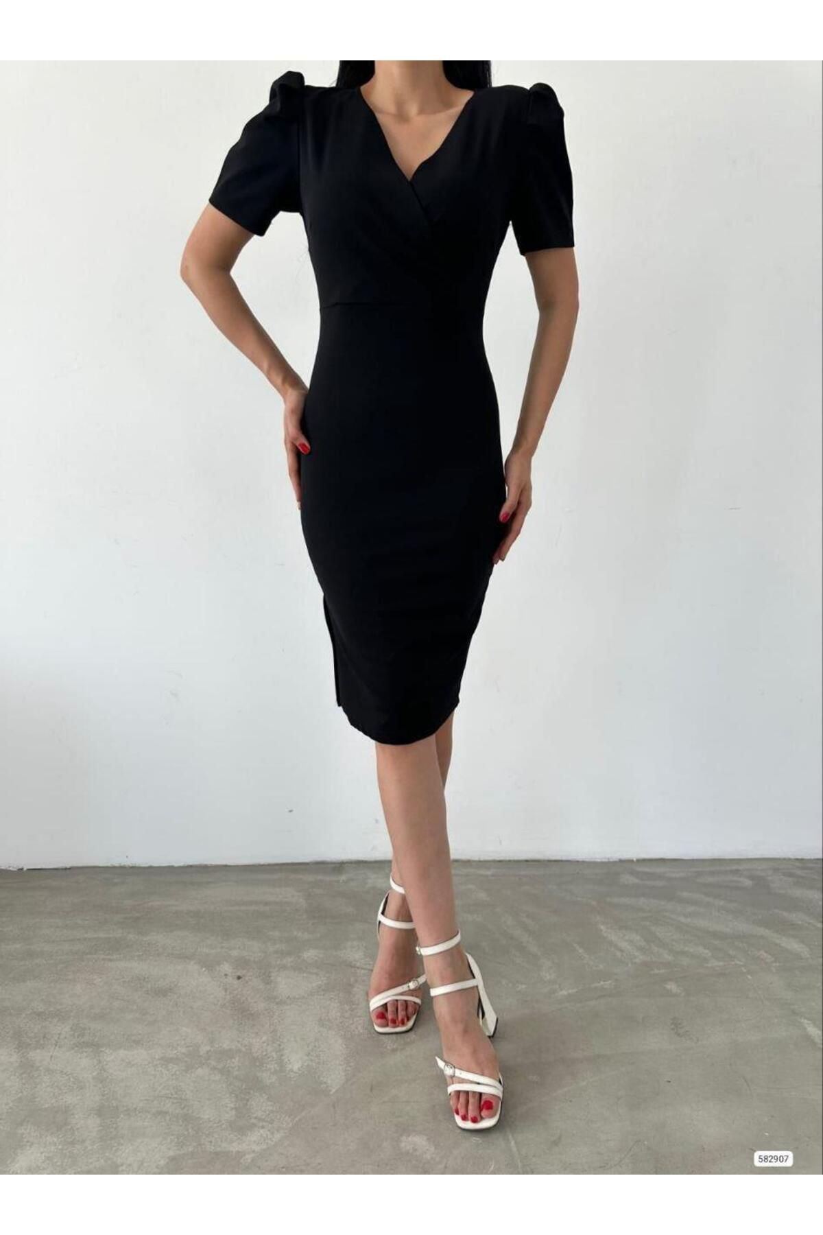 Kadın Kruvaze Yaka Yandan Yırtmaç Detaylı Scuba Krep Kumaş Midi B