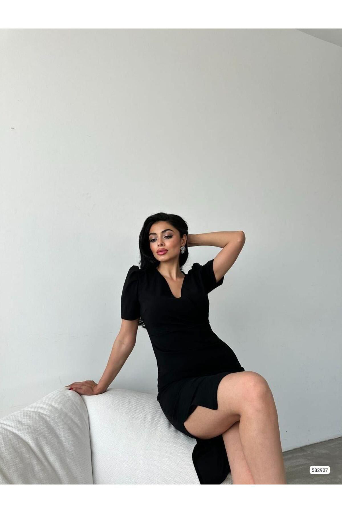 Kadın Kruvaze Yaka Yandan Yırtmaç Detaylı Scuba Krep Kumaş Midi B