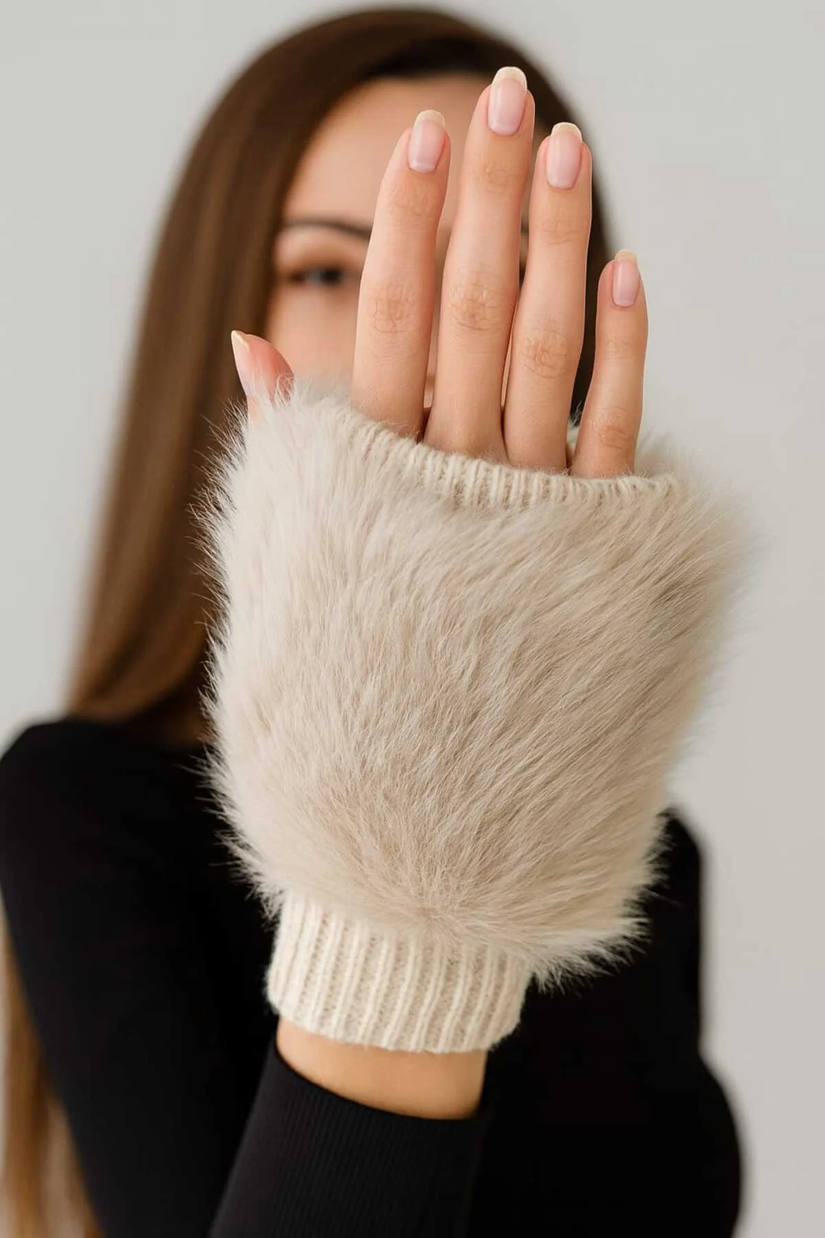 Kadın Kürk Detaylı Kesik Parmaksız Yumuşak Dokulu Kışlık Model Faux Soft Peluş Eldiven Ekru Bej