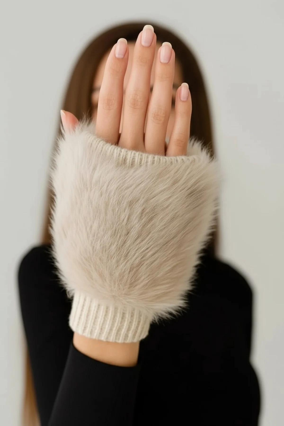 Kadın Kürk Detaylı Kesik Parmaksız Yumuşak Dokulu Kışlık Model Faux Soft Peluş Eldiven Ekru Bej